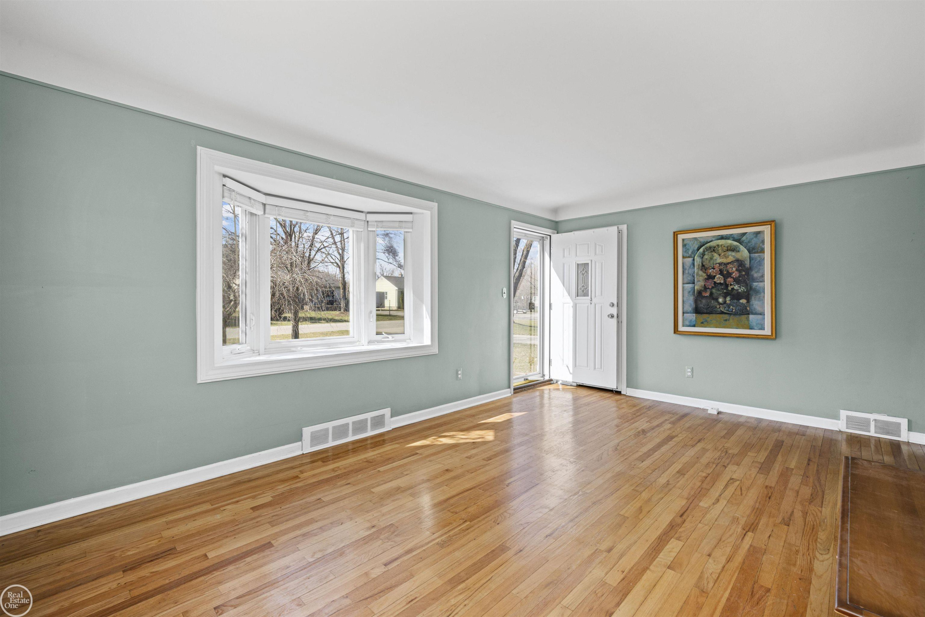 46514 Wright Avenue, Shelby Twp, MI 48317 — Photo 5