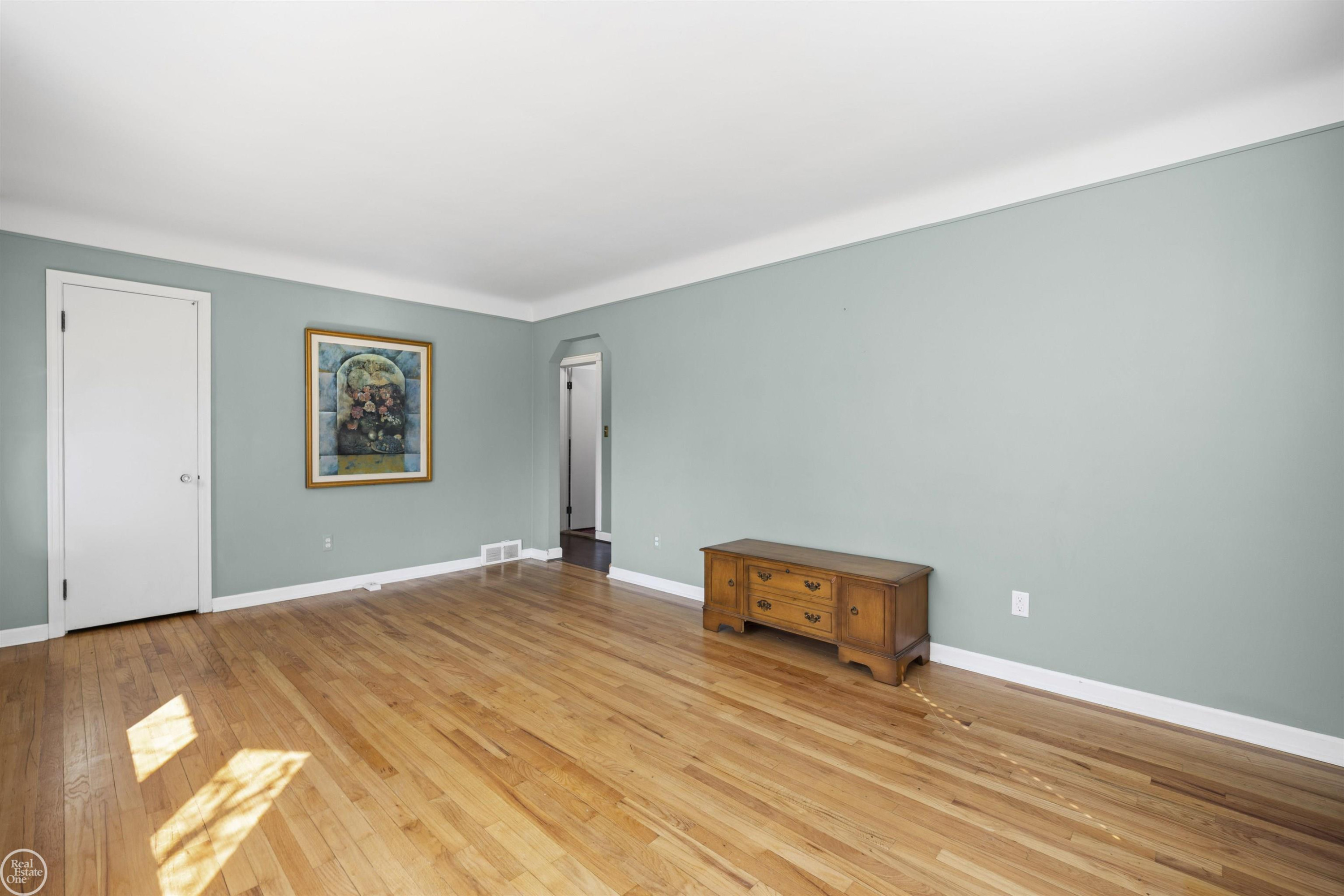 46514 Wright Avenue, Shelby Twp, MI 48317 — Photo 6