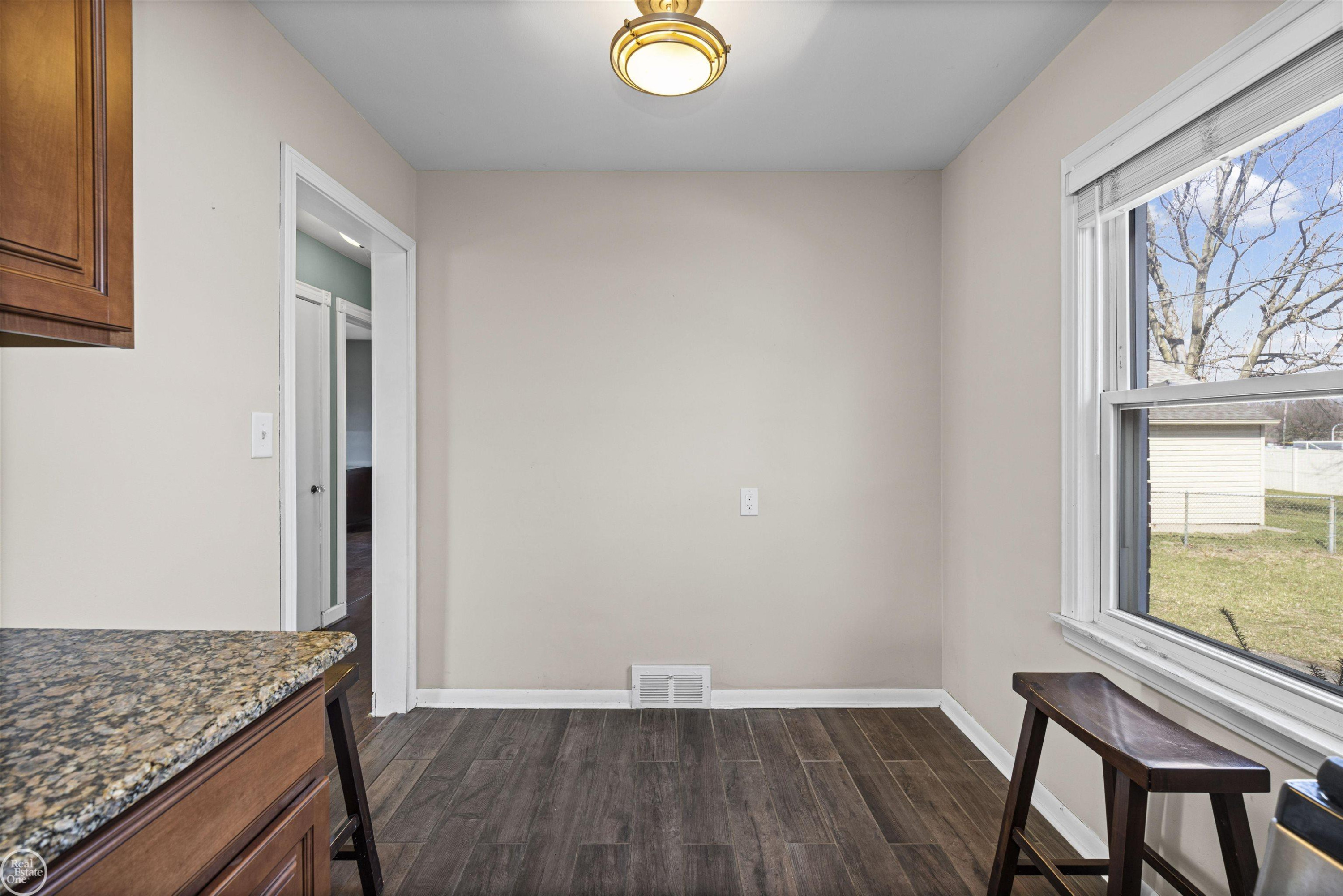 46514 Wright Avenue, Shelby Twp, MI 48317 — Photo 8