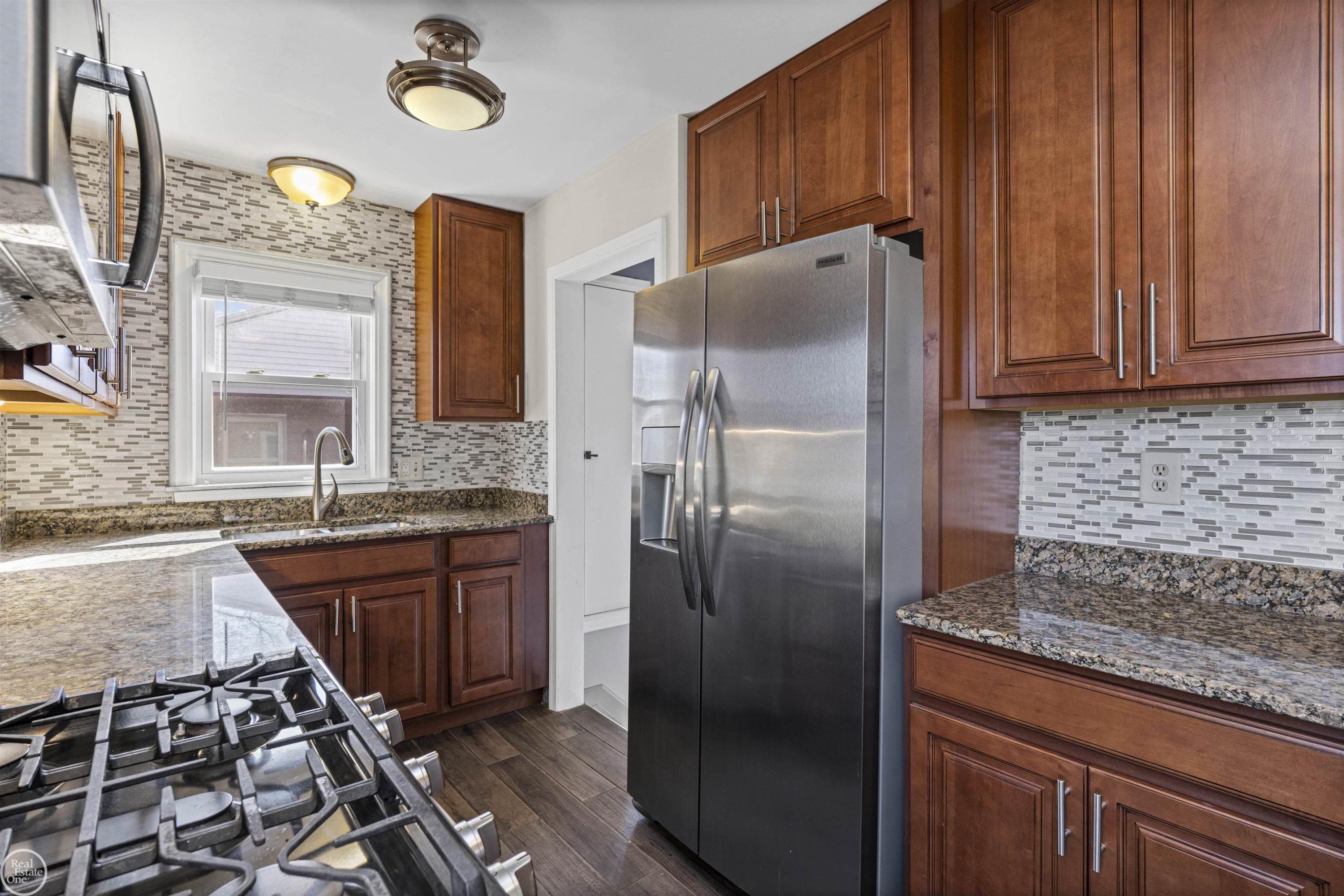 46514 Wright Avenue, Shelby Twp, MI 48317 — Photo 11
