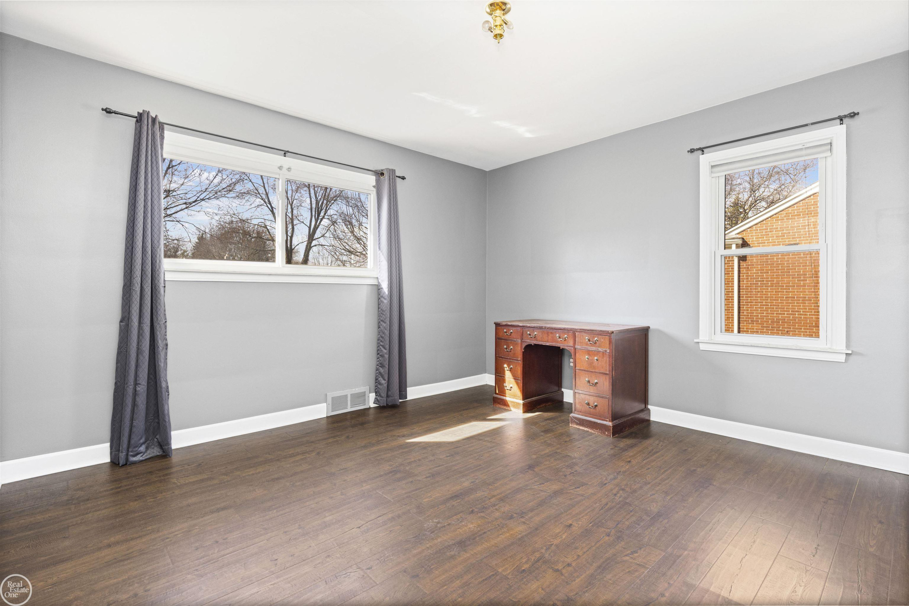 46514 Wright Avenue, Shelby Twp, MI 48317 — Photo 16