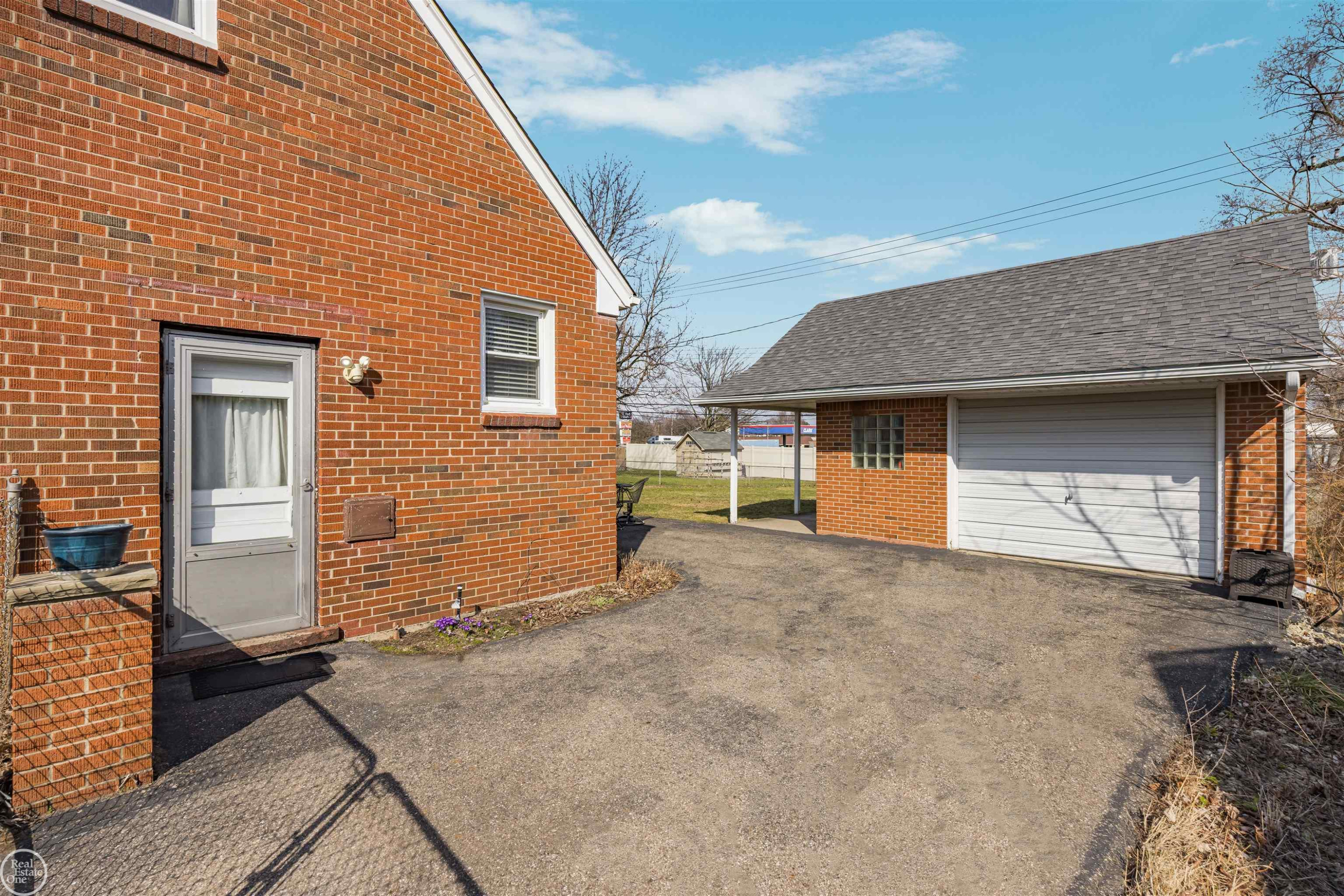 46514 Wright Avenue, Shelby Twp, MI 48317 — Photo 37