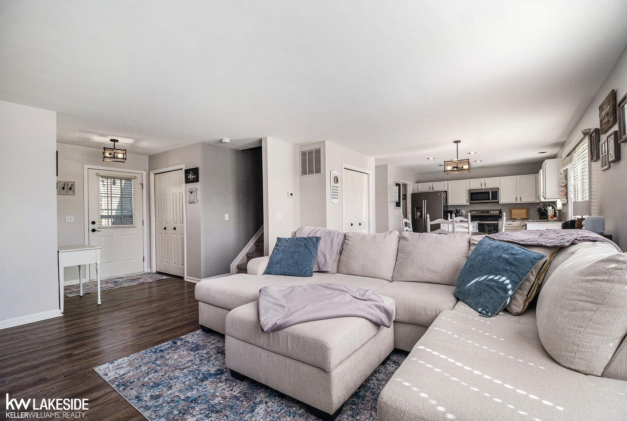 56546 Winding Creek Drive, Macomb, MI 48042 — Photo 8