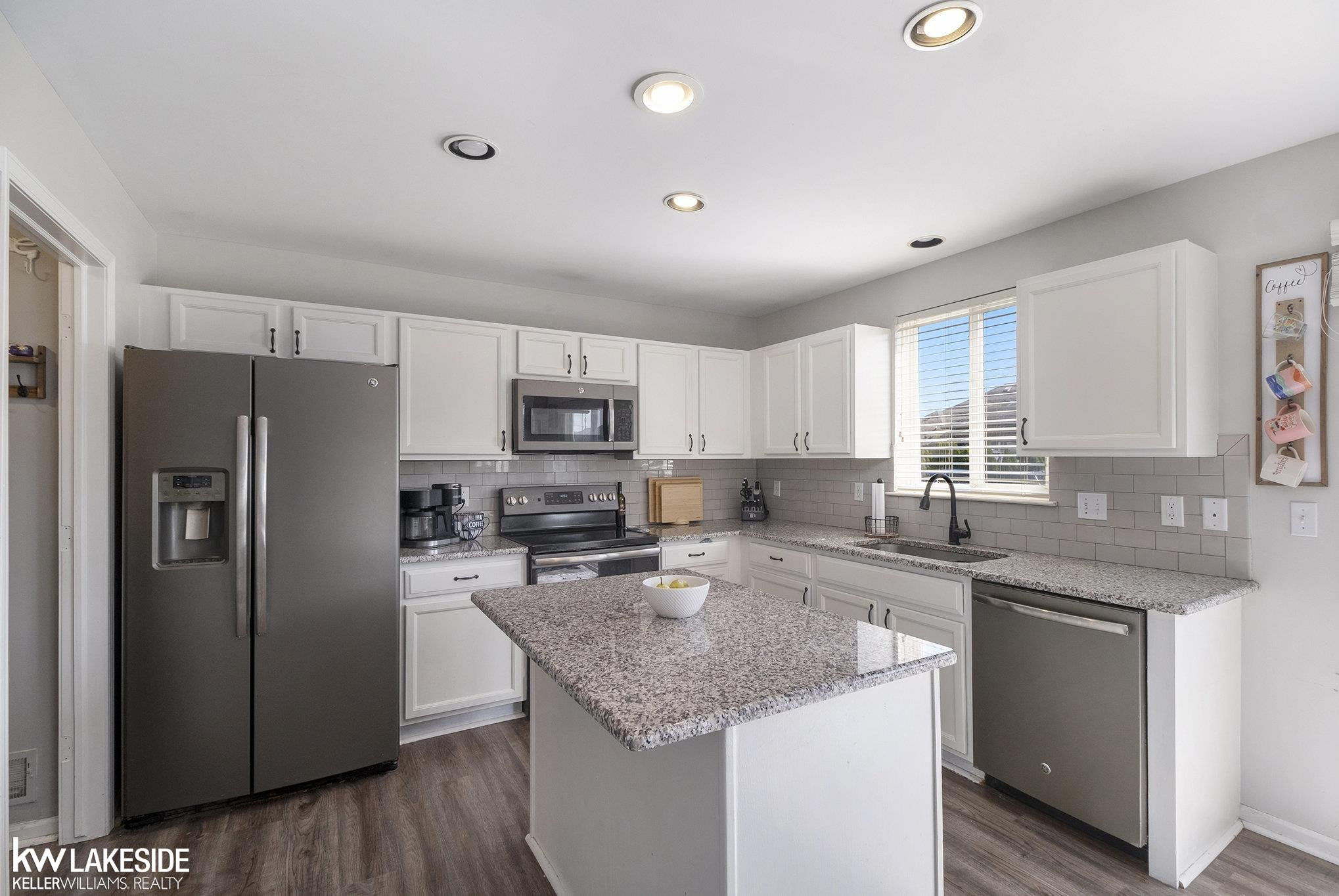 56546 Winding Creek Drive, Macomb, MI 48042 — Photo 10