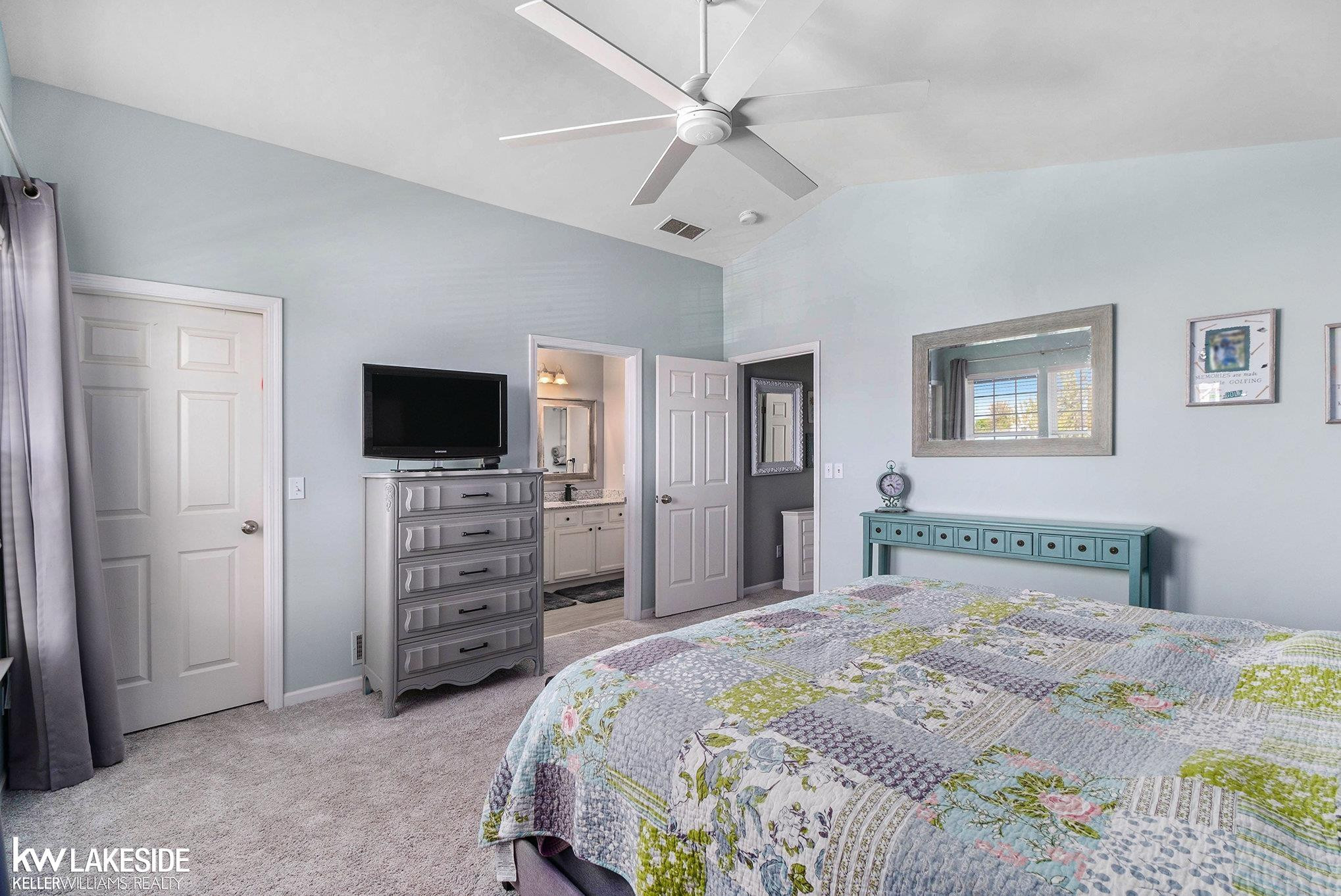 56546 Winding Creek Drive, Macomb, MI 48042 — Photo 14