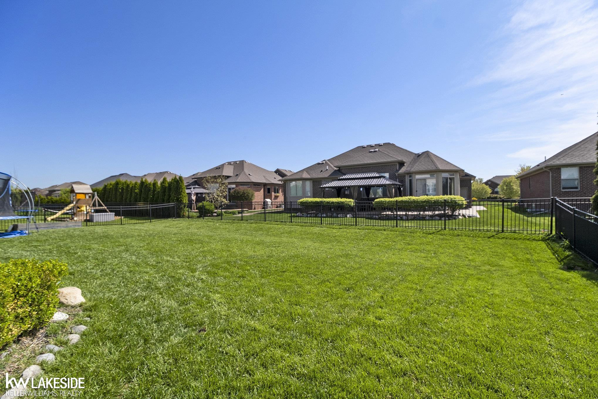 56546 Winding Creek Drive, Macomb, MI 48042 — Photo 24