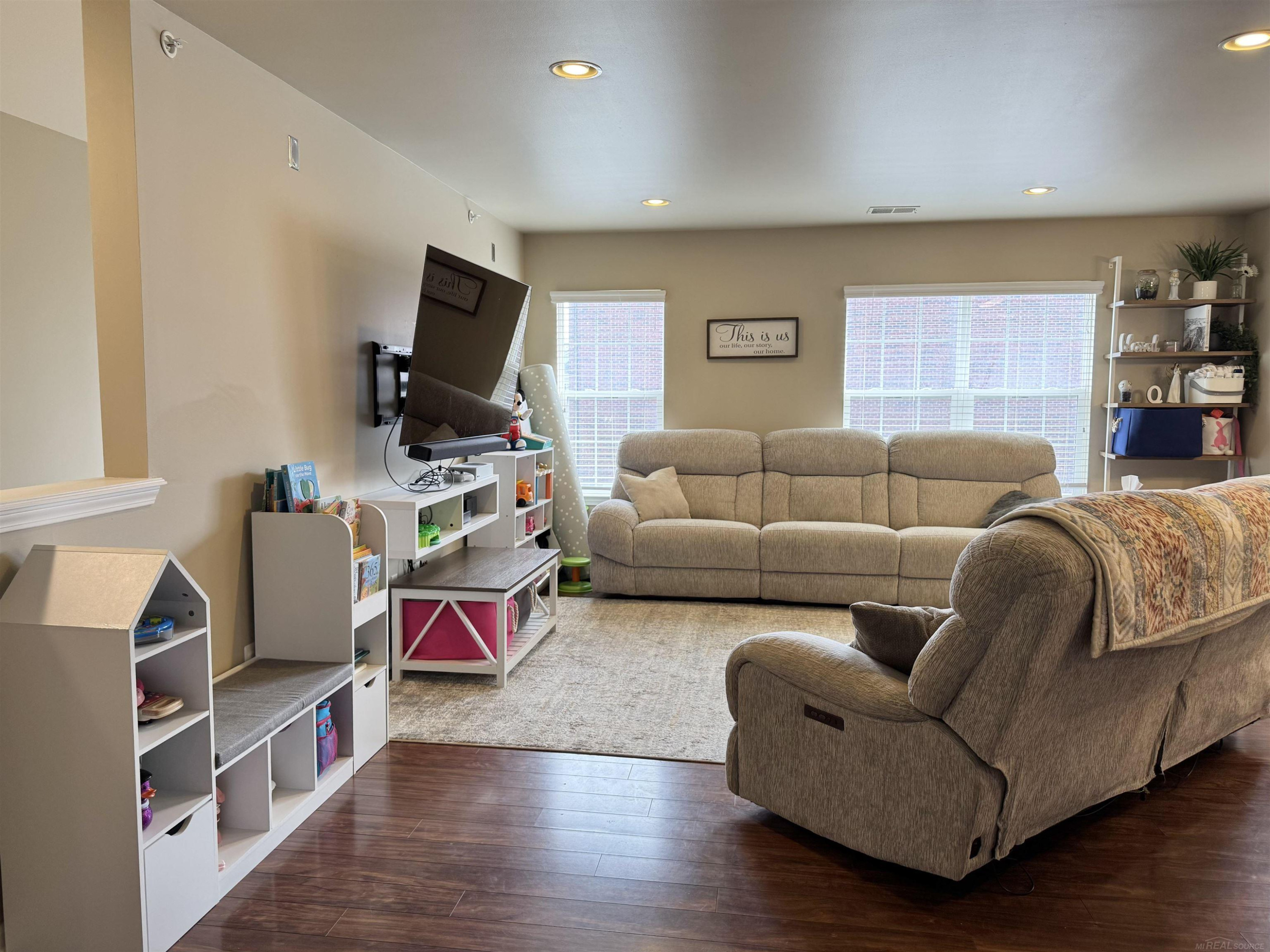 8449 Williamstown Drive, Shelby Twp, MI 48316 — Photo 10