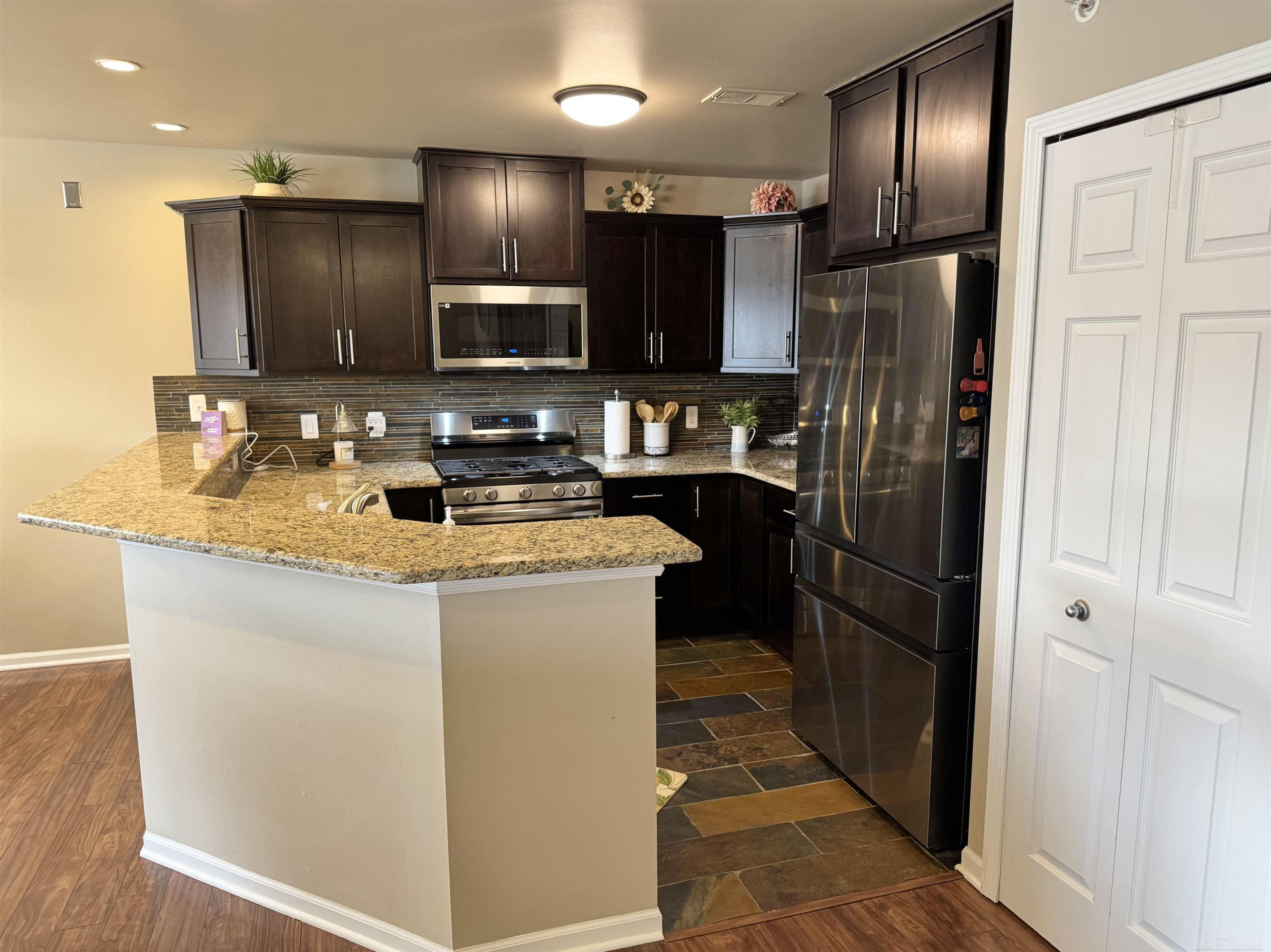 8449 Williamstown Drive, Shelby Twp, MI 48316 — Photo 13