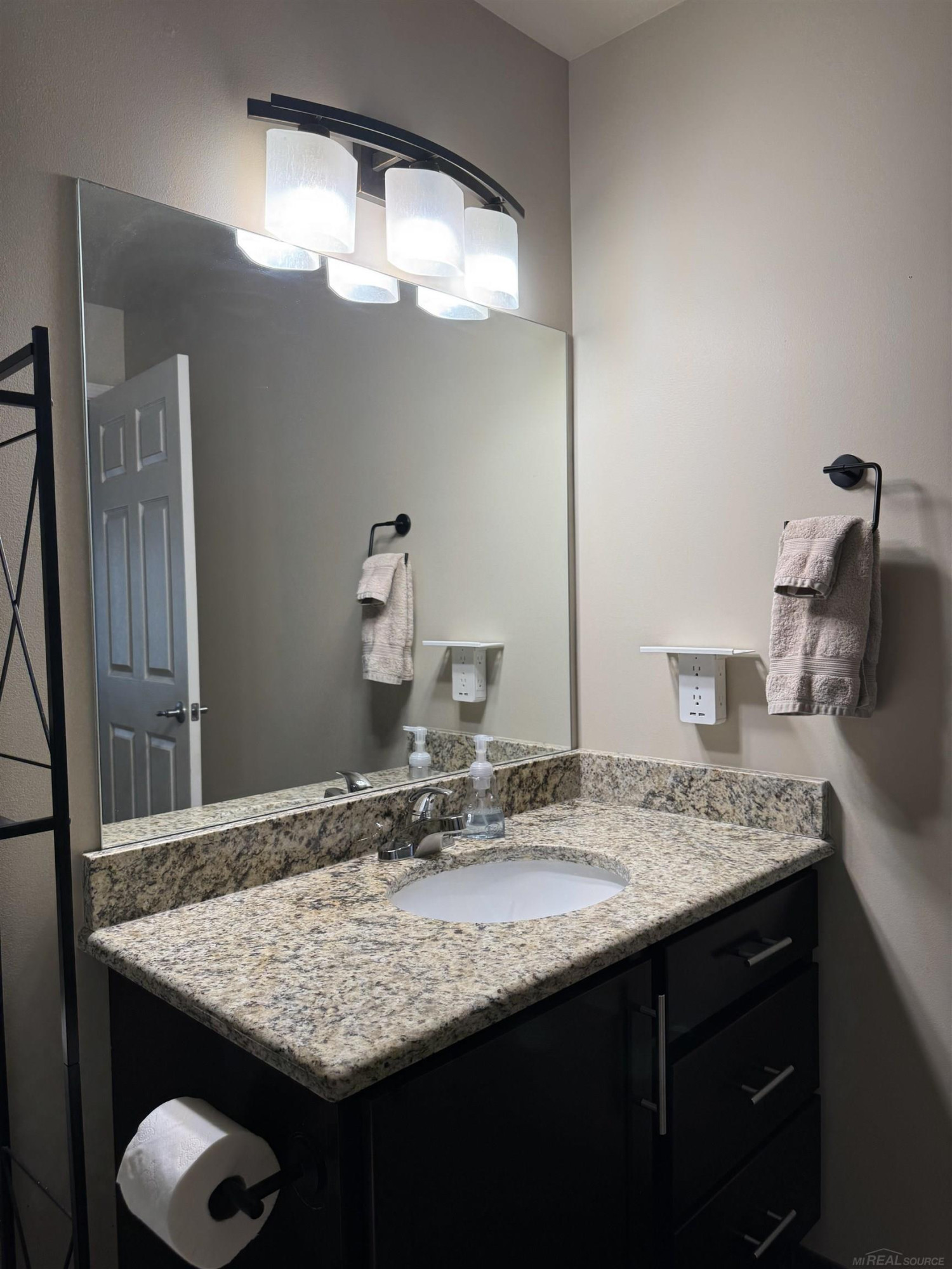 8449 Williamstown Drive, Shelby Twp, MI 48316 — Photo 37