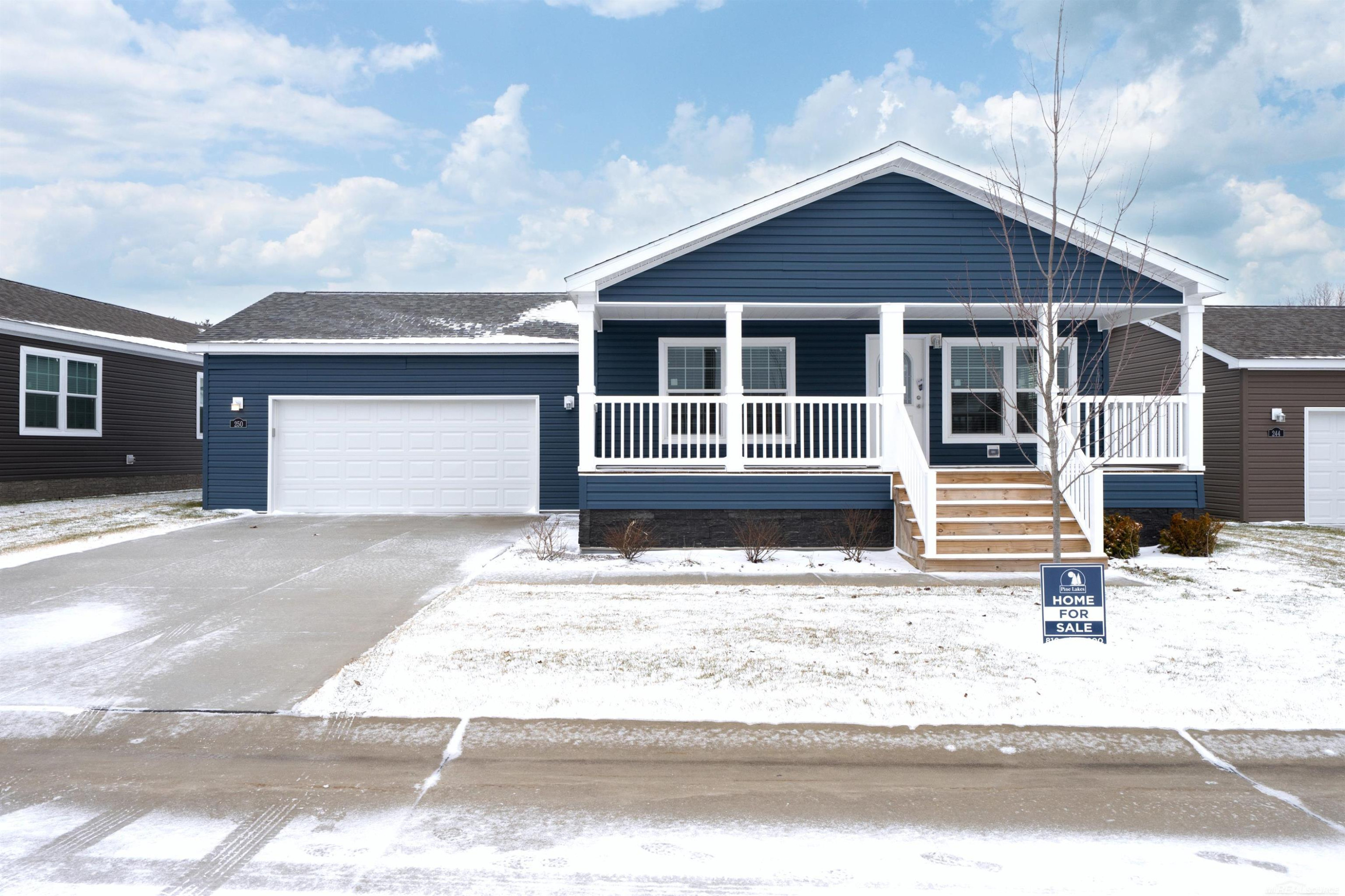 250 Riviera Drive, Lapeer, MI 48446