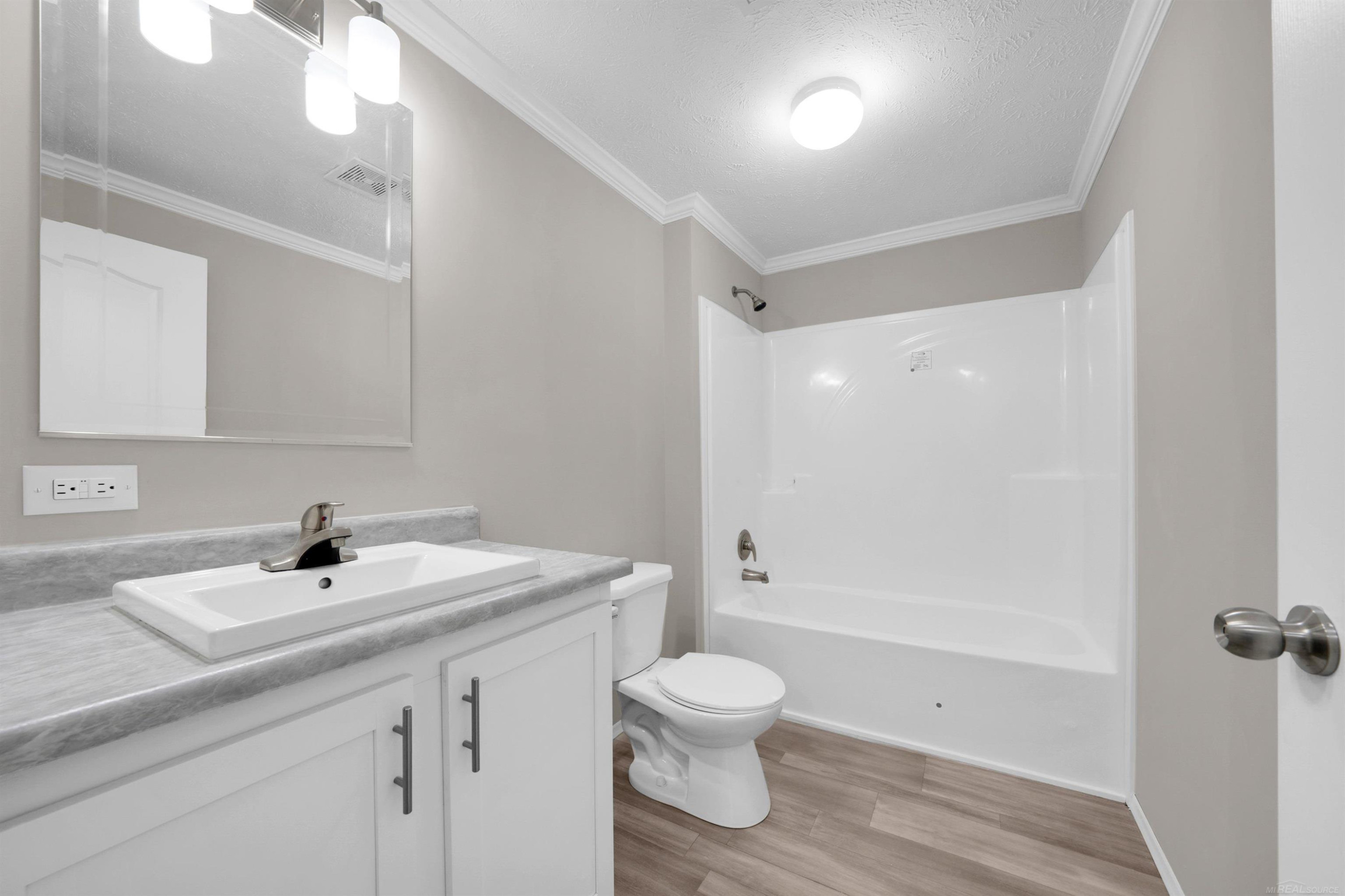 250 Riviera Drive, Lapeer, MI 48446 — Photo 16