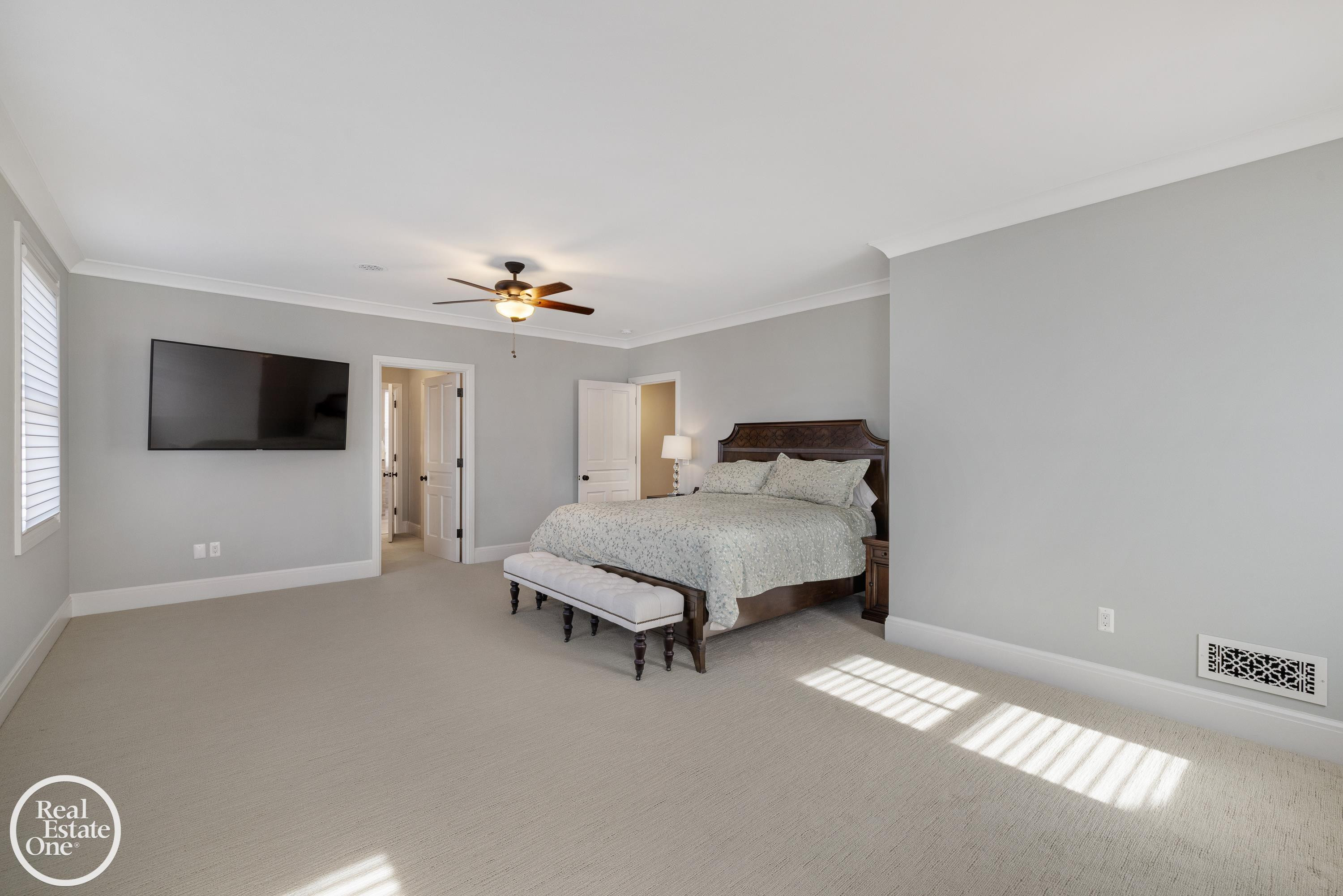 577 Washington Road, Grosse Pointe, MI 48230 — Photo 48