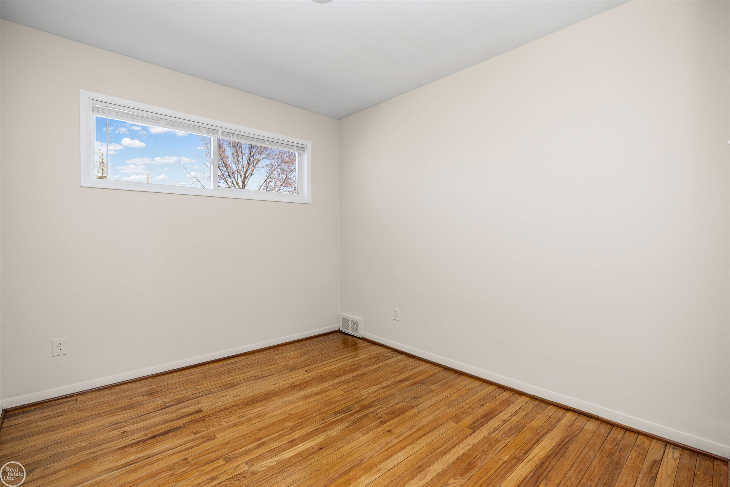 16840 MAY Avenue, Eastpointe, MI 48021 — Photo 20