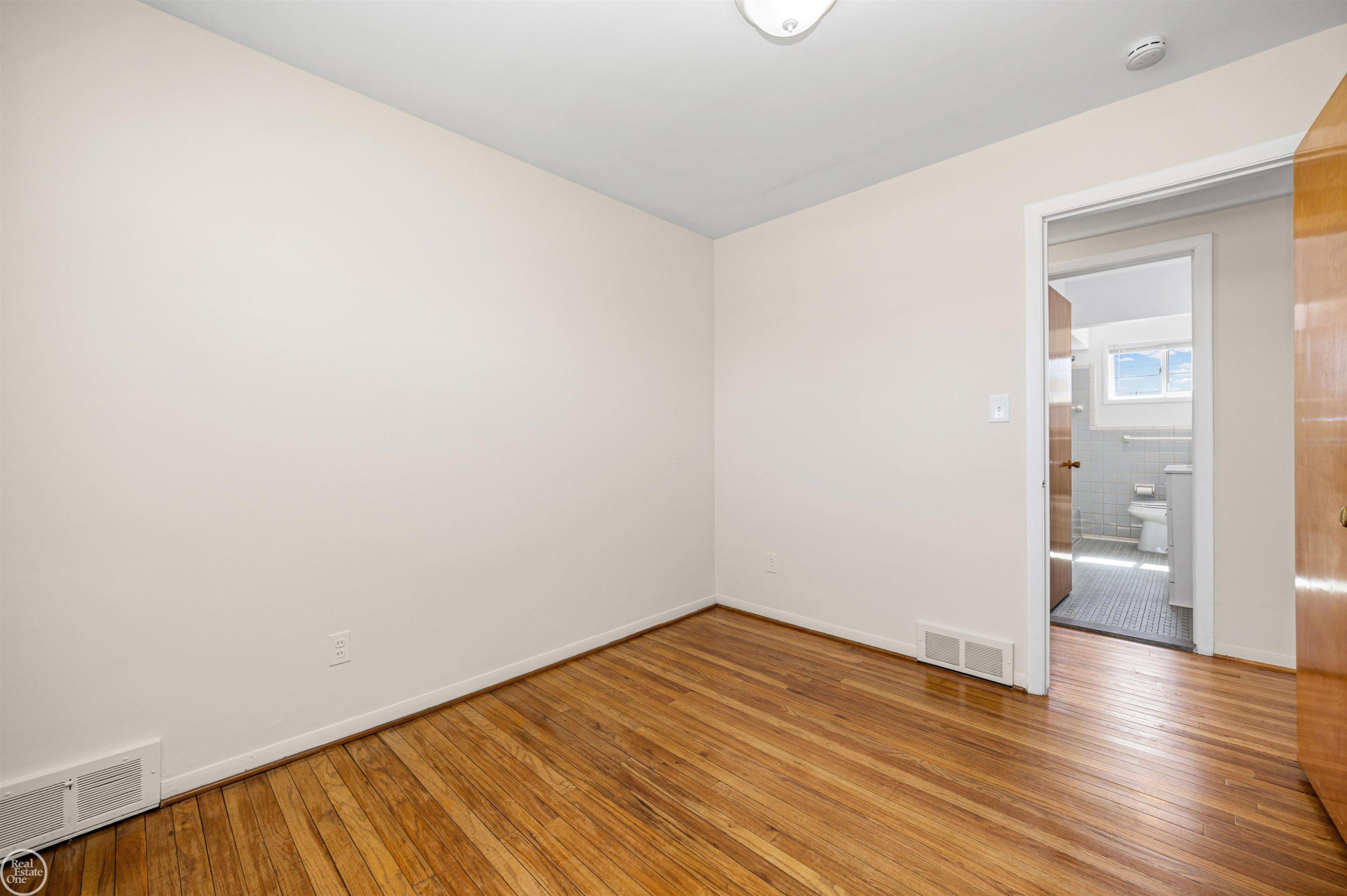 16840 MAY Avenue, Eastpointe, MI 48021 — Photo 22