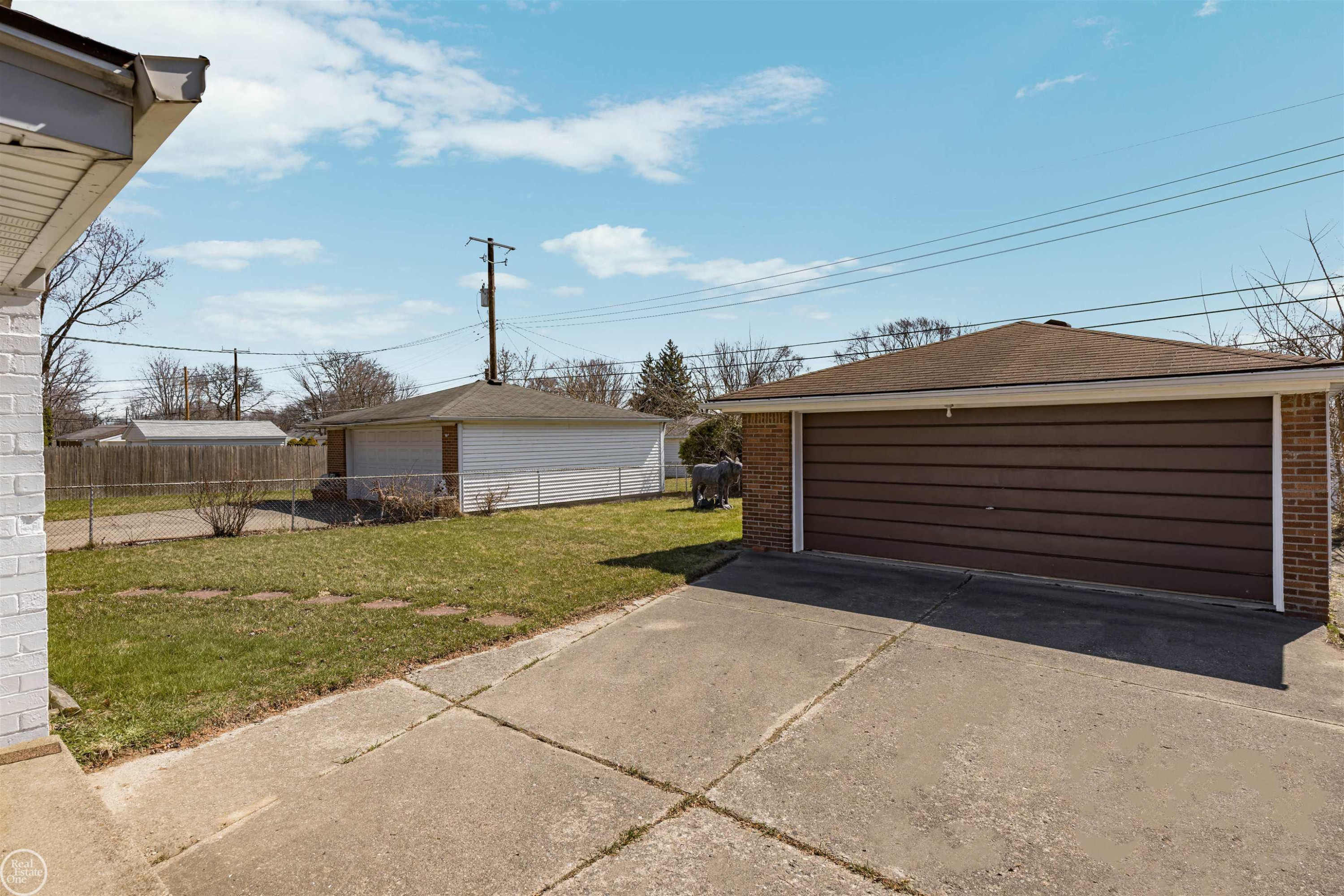 16840 MAY Avenue, Eastpointe, MI 48021 — Photo 41