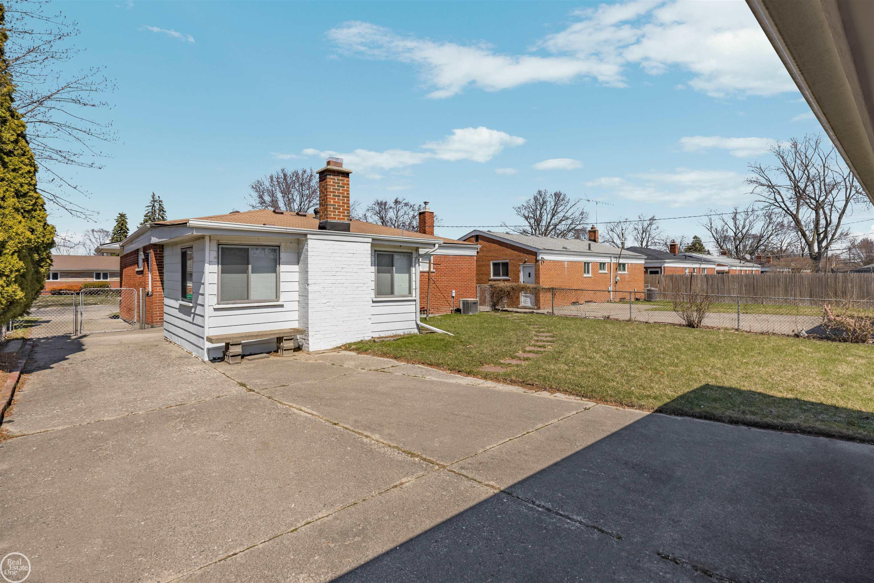16840 MAY Avenue, Eastpointe, MI 48021 — Photo 43