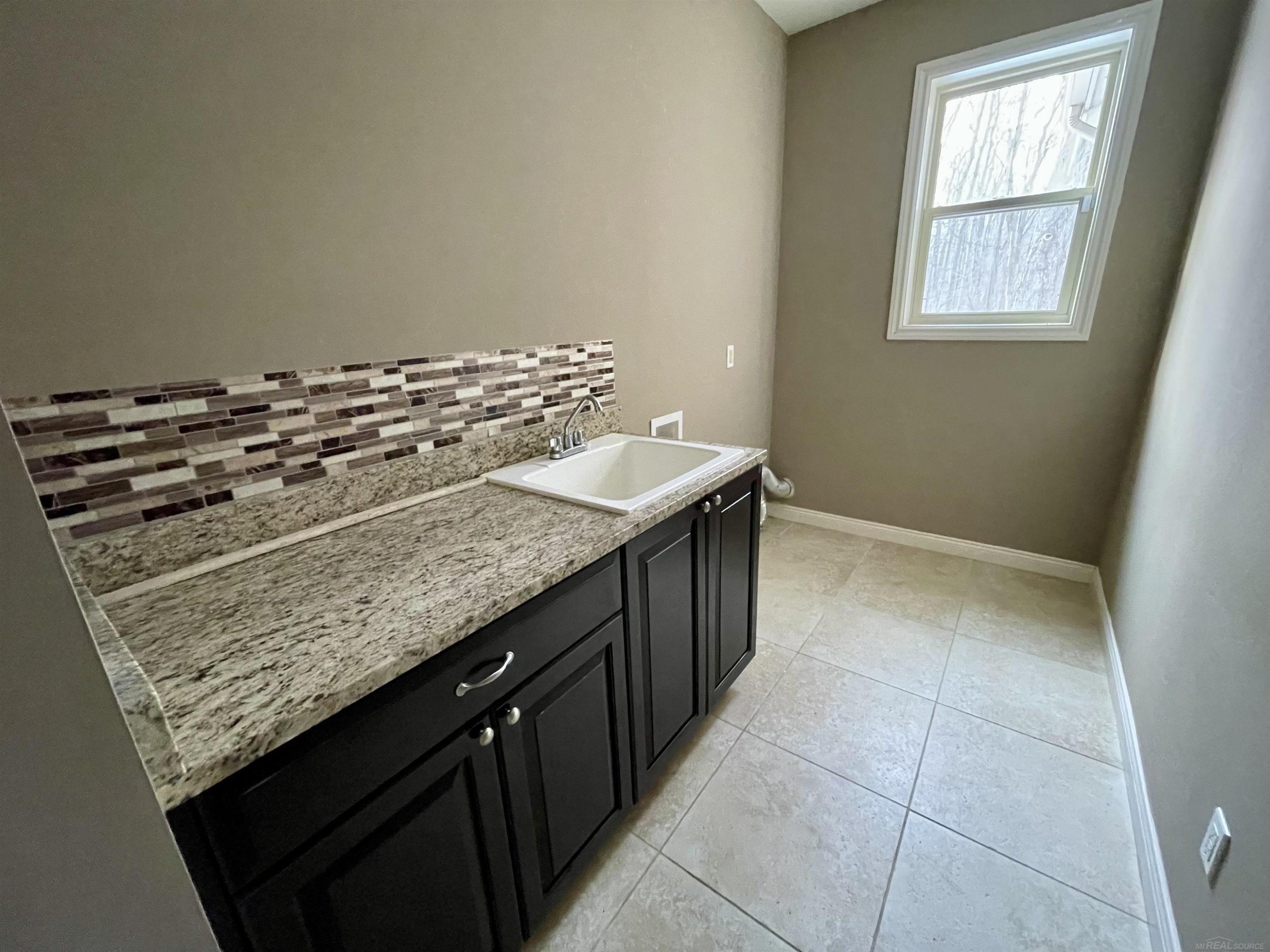 50181 Dante Court, New Baltimore, MI 48047 — Photo 24