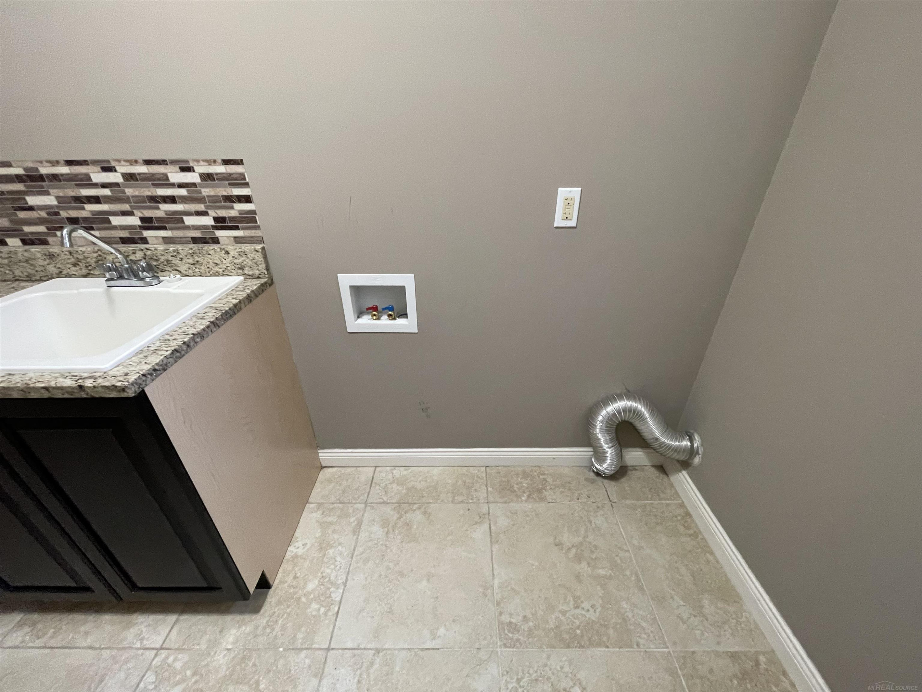 50181 Dante Court, New Baltimore, MI 48047 — Photo 26