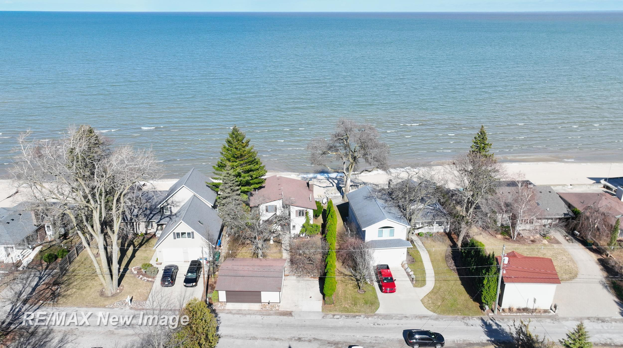 389 Ricoma Beach Road, Bay City, MI 48706 — Photo 2