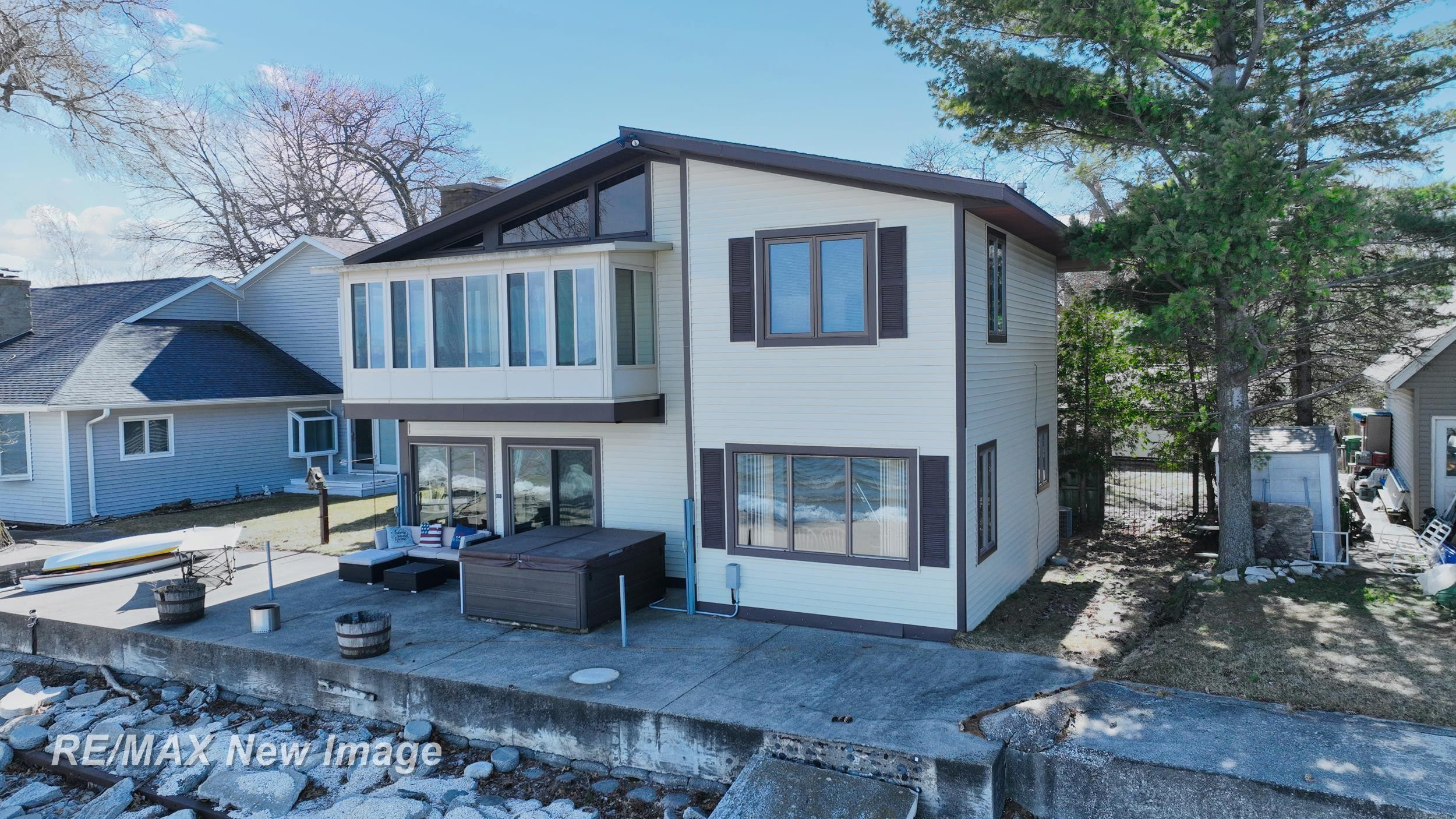 389 Ricoma Beach Road, Bay City, MI 48706 — Photo 4