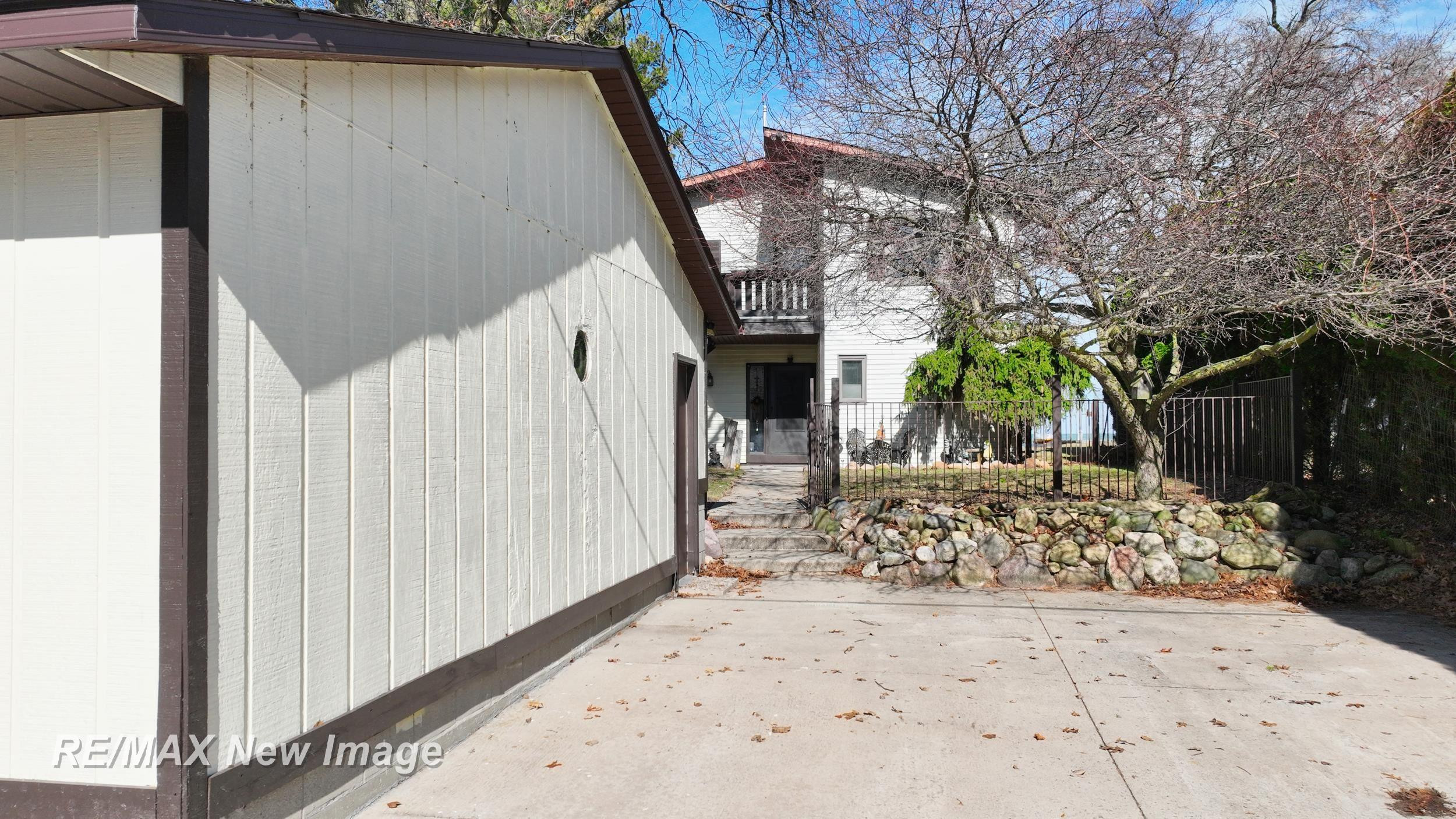 389 Ricoma Beach Road, Bay City, MI 48706 — Photo 47
