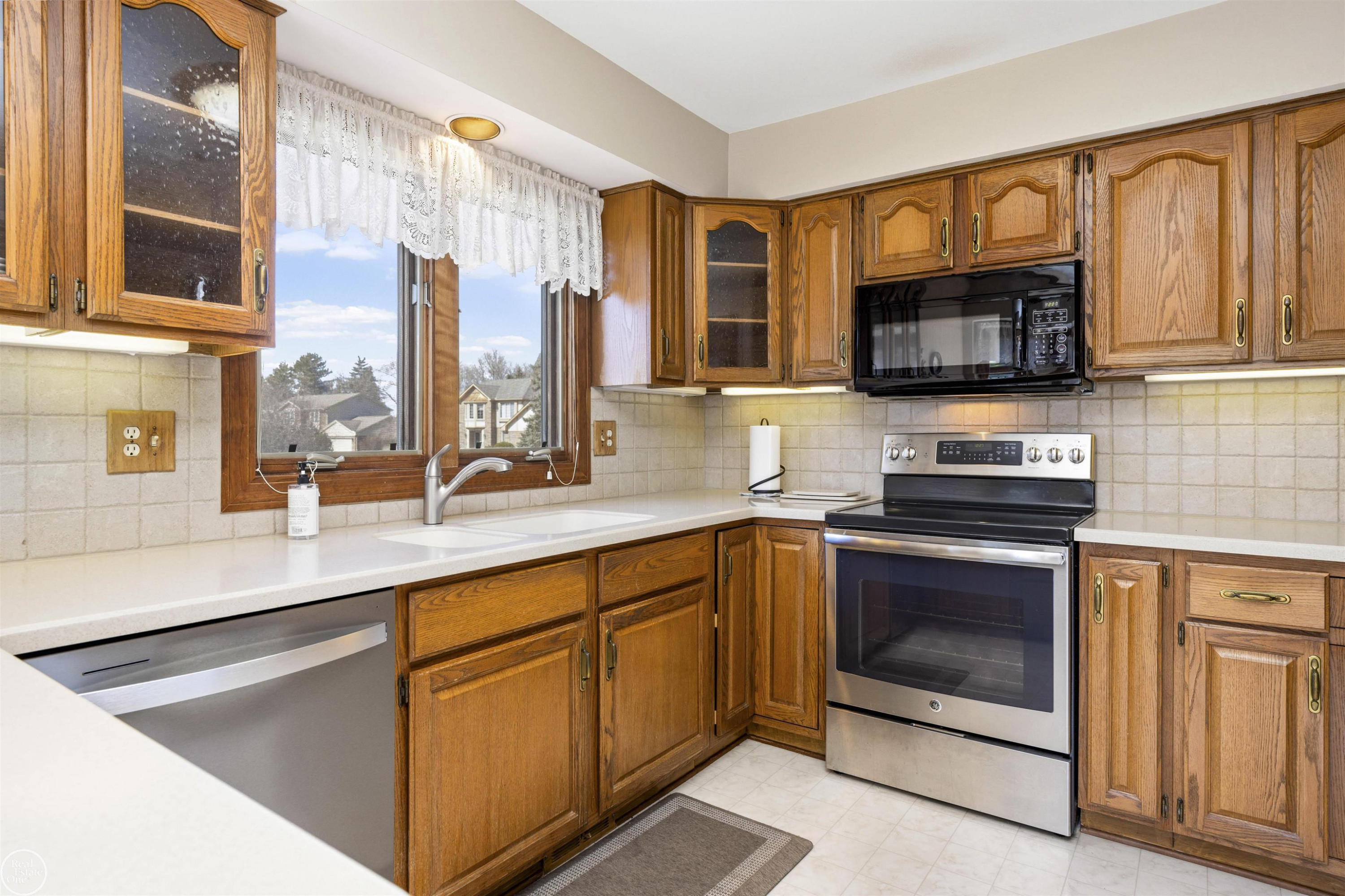 41777 Pon Meadow Court, Northville, MI 48168 — Photo 23
