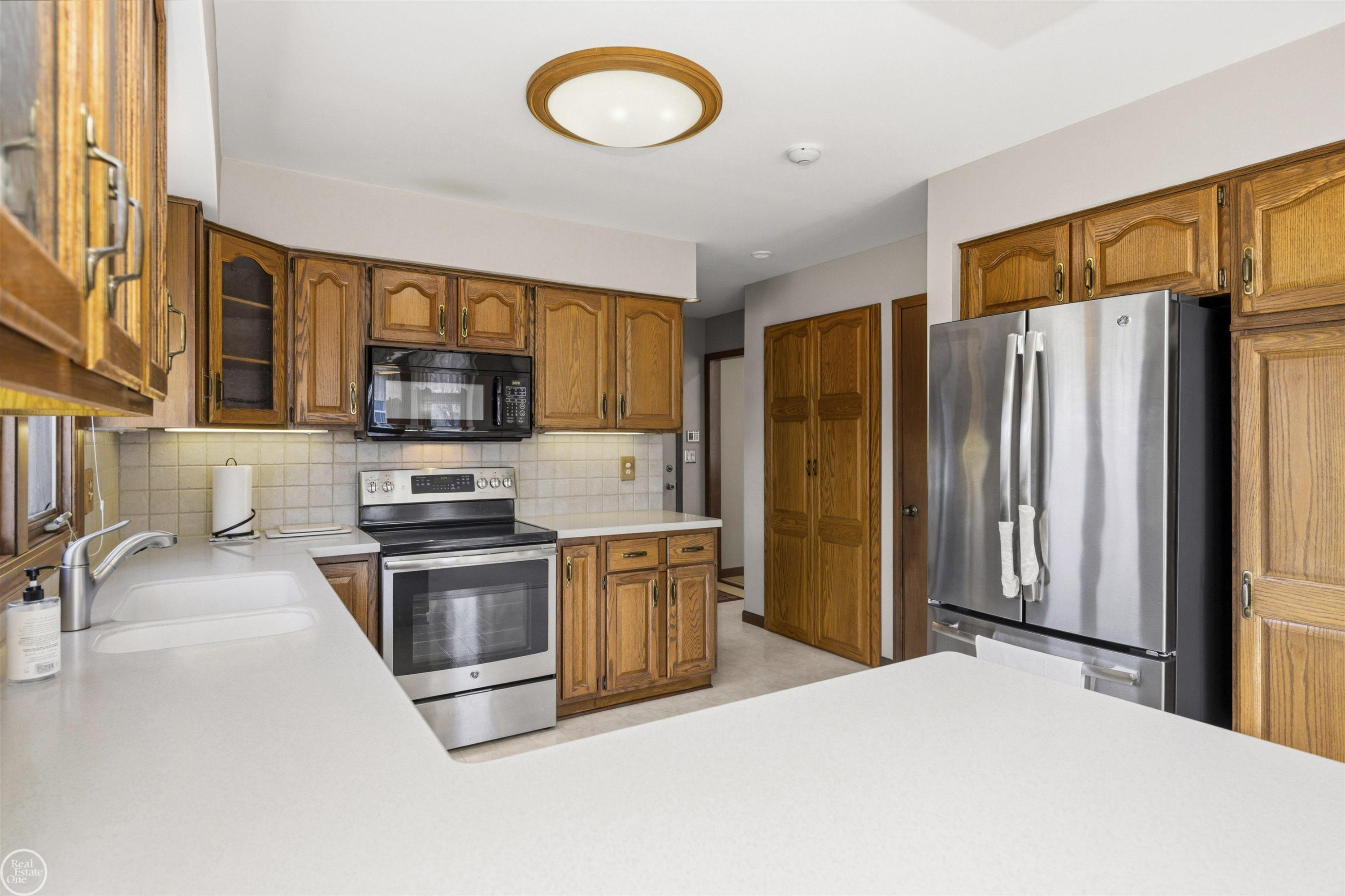 41777 Pon Meadow Court, Northville, MI 48168 — Photo 24