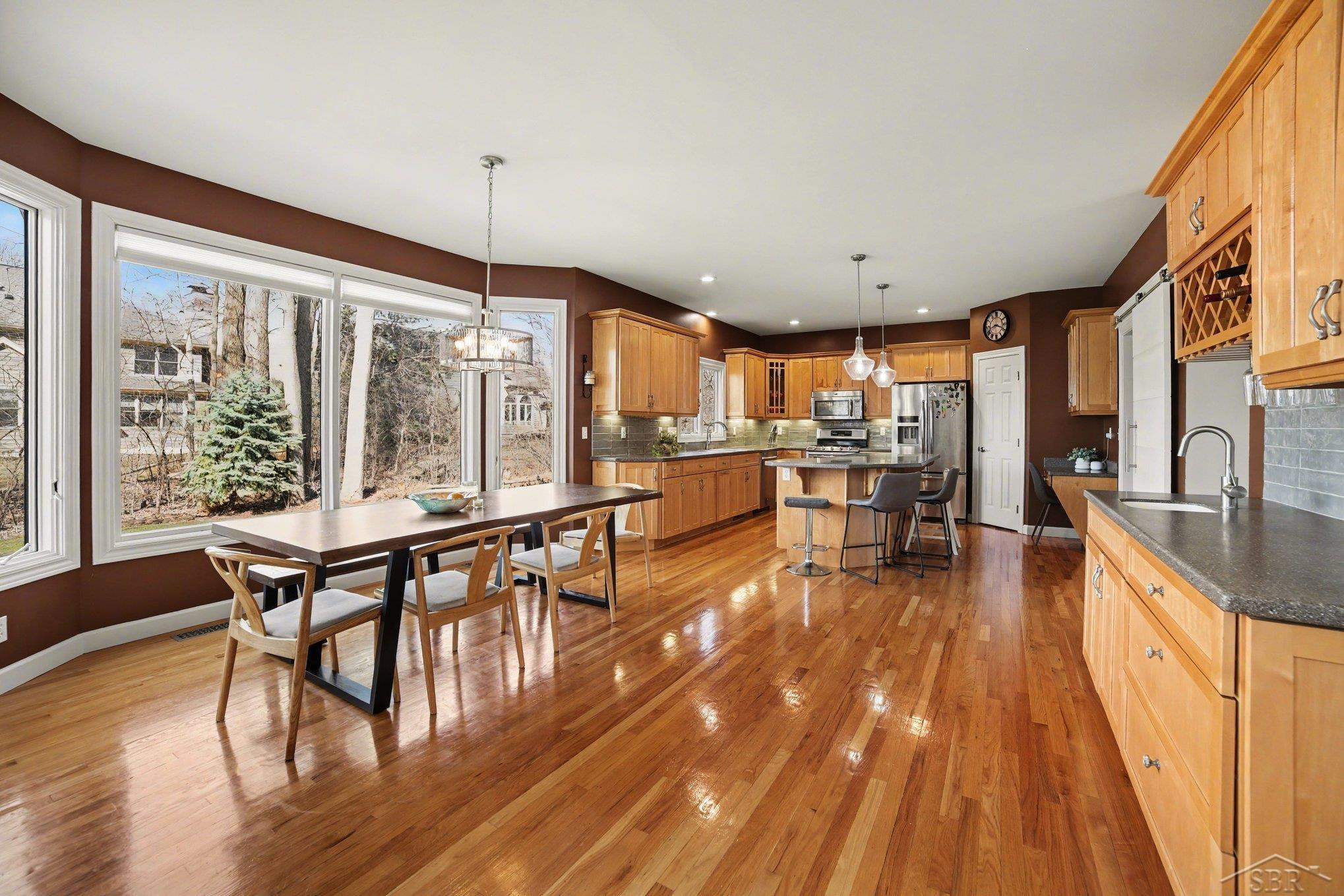 711 Honeysuckle Circle, Midland, MI 48642 — Photo 8