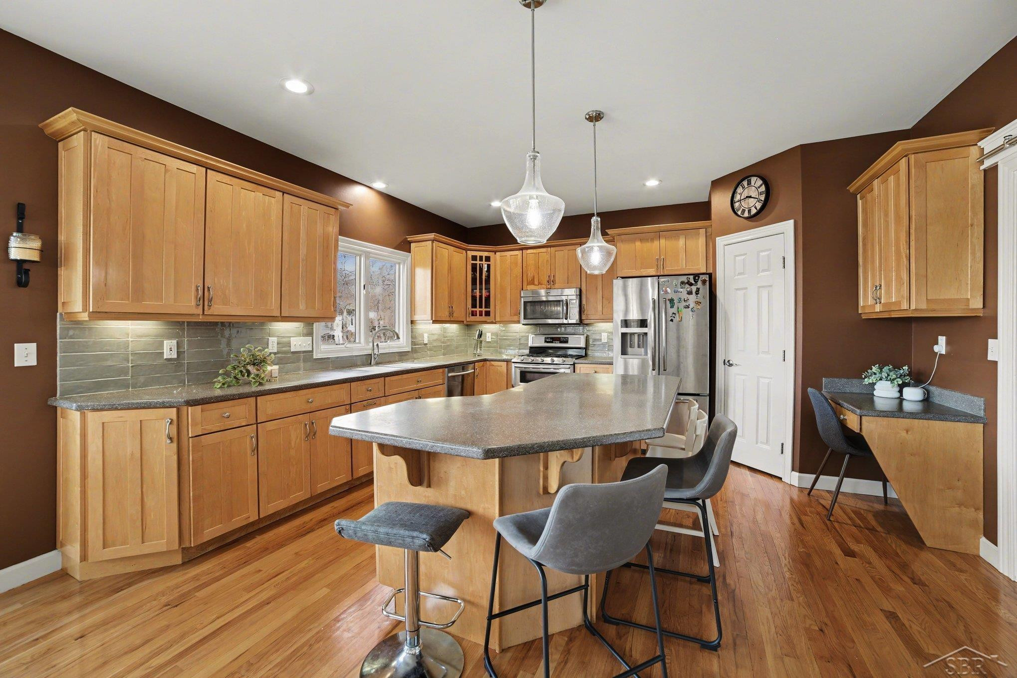711 Honeysuckle Circle, Midland, MI 48642 — Photo 9