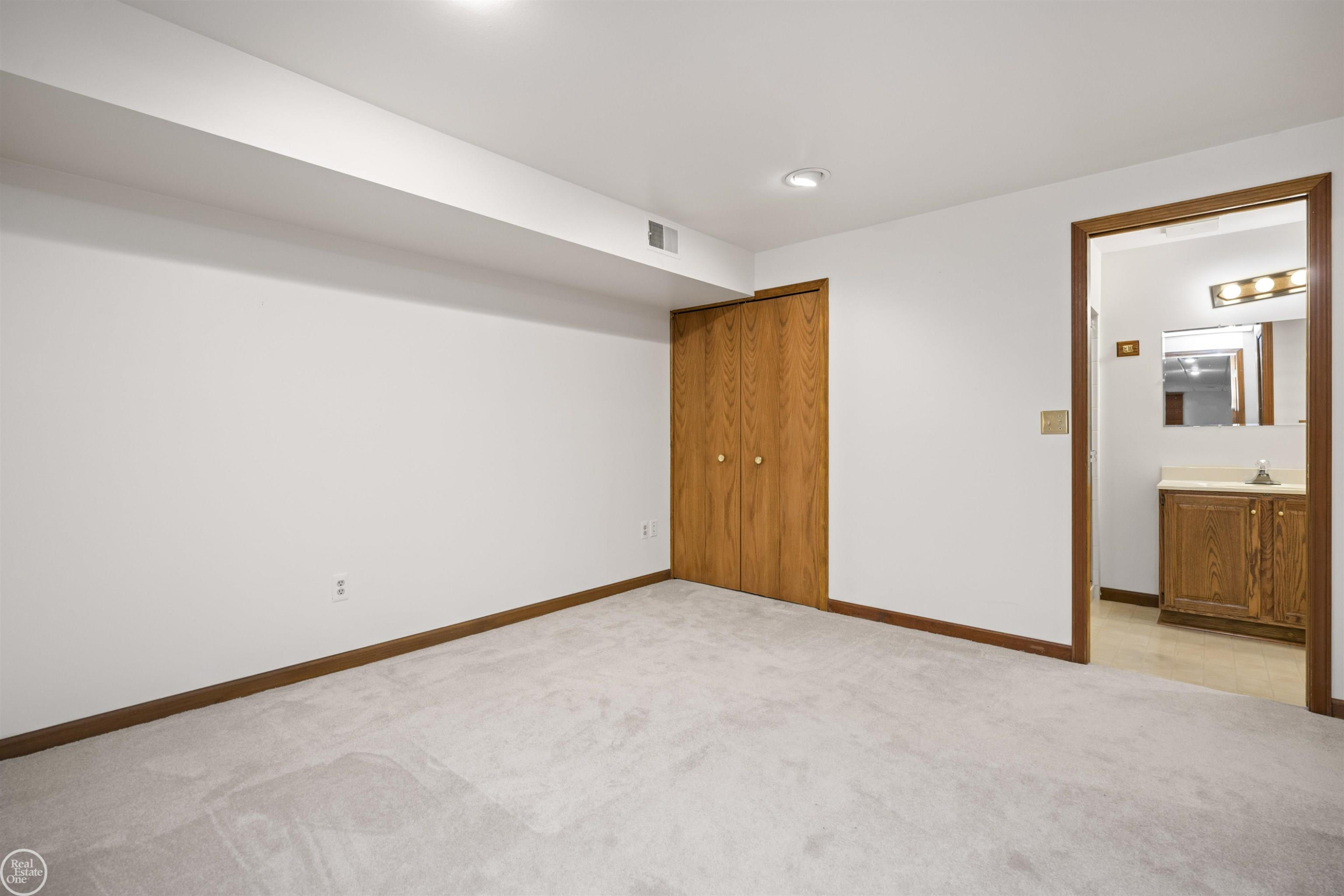 41777 Pon Meadow Court, Northville, MI 48168 — Photo 66