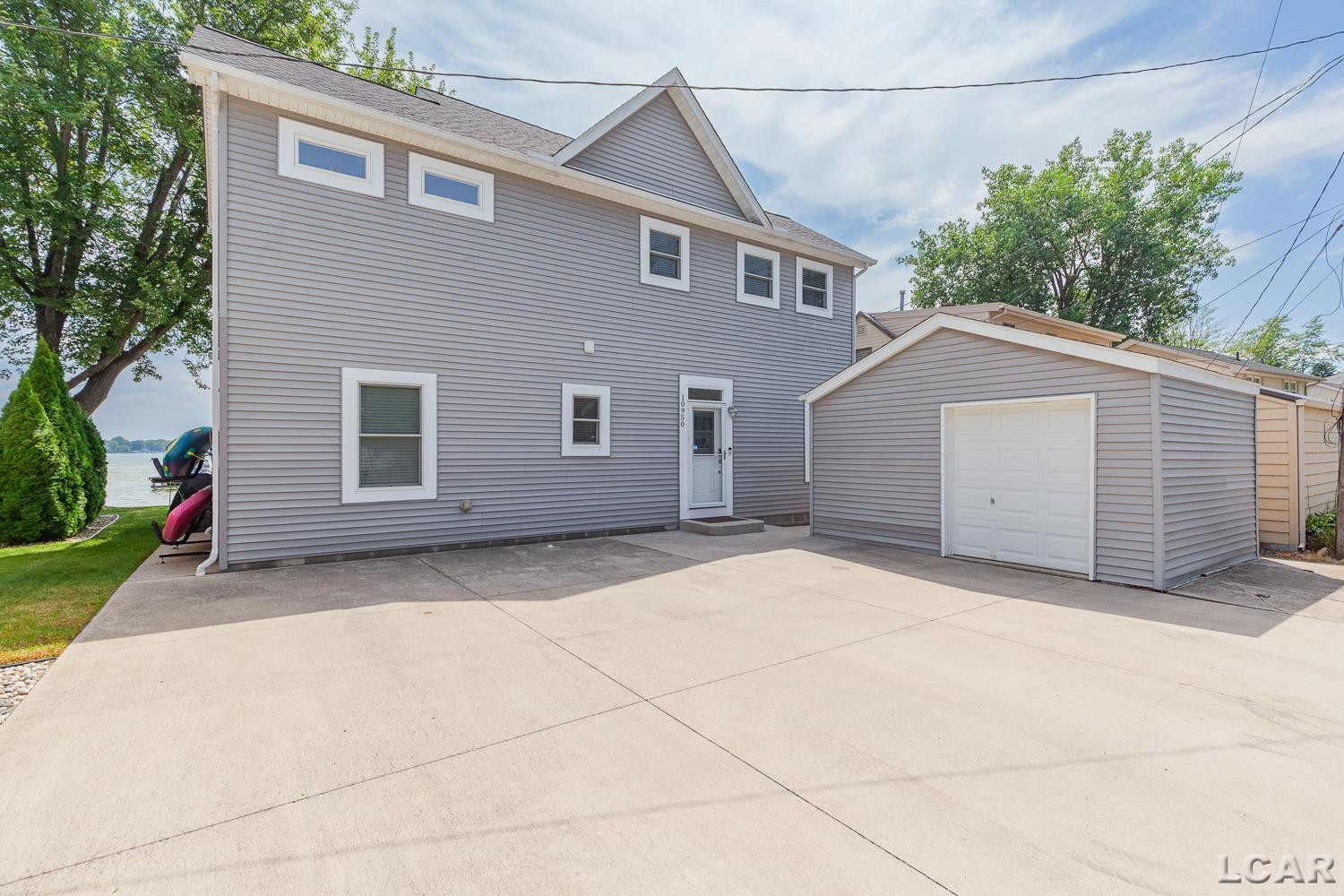 10950 W Ferndale Drive, Manitou Beach, MI 49253 — Photo 37