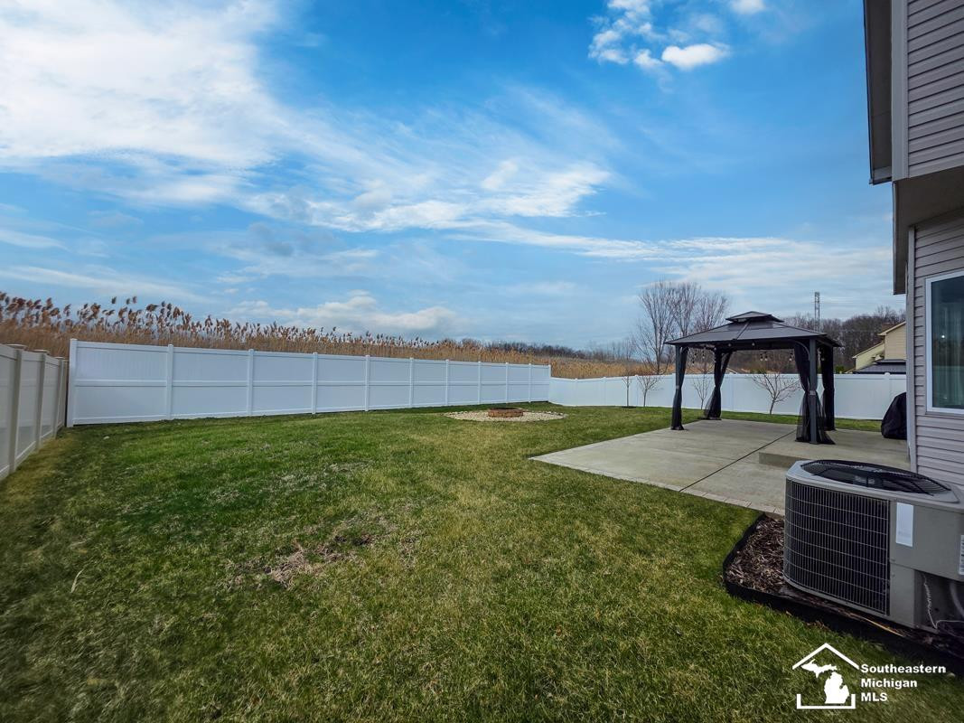 23200 Bluegrass Drive, MI 48183 — Photo 4