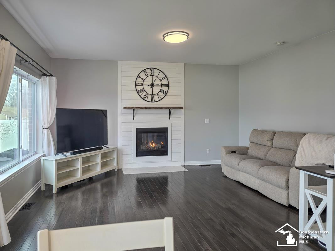 23200 Bluegrass Drive, MI 48183 — Photo 9