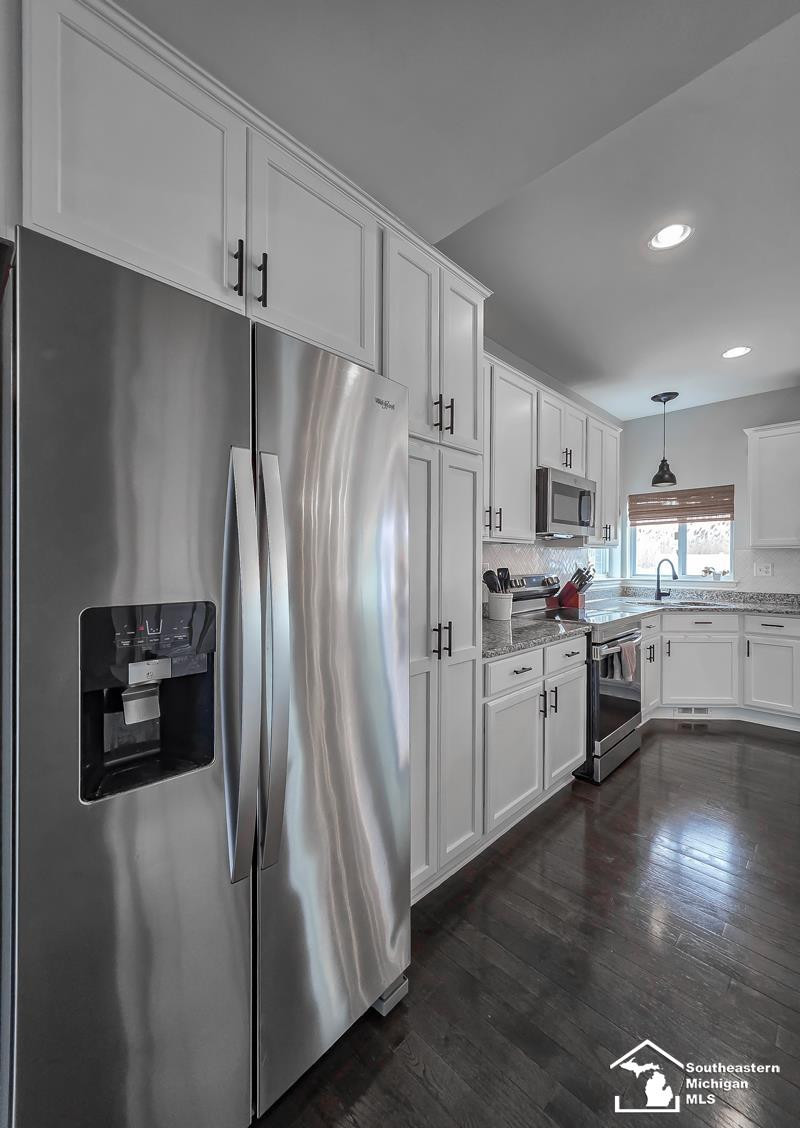 23200 Bluegrass Drive, MI 48183 — Photo 11