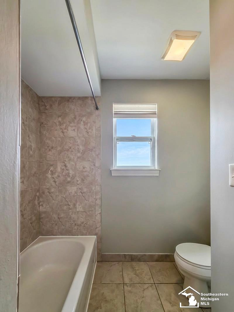 23200 Bluegrass Drive, MI 48183 — Photo 14