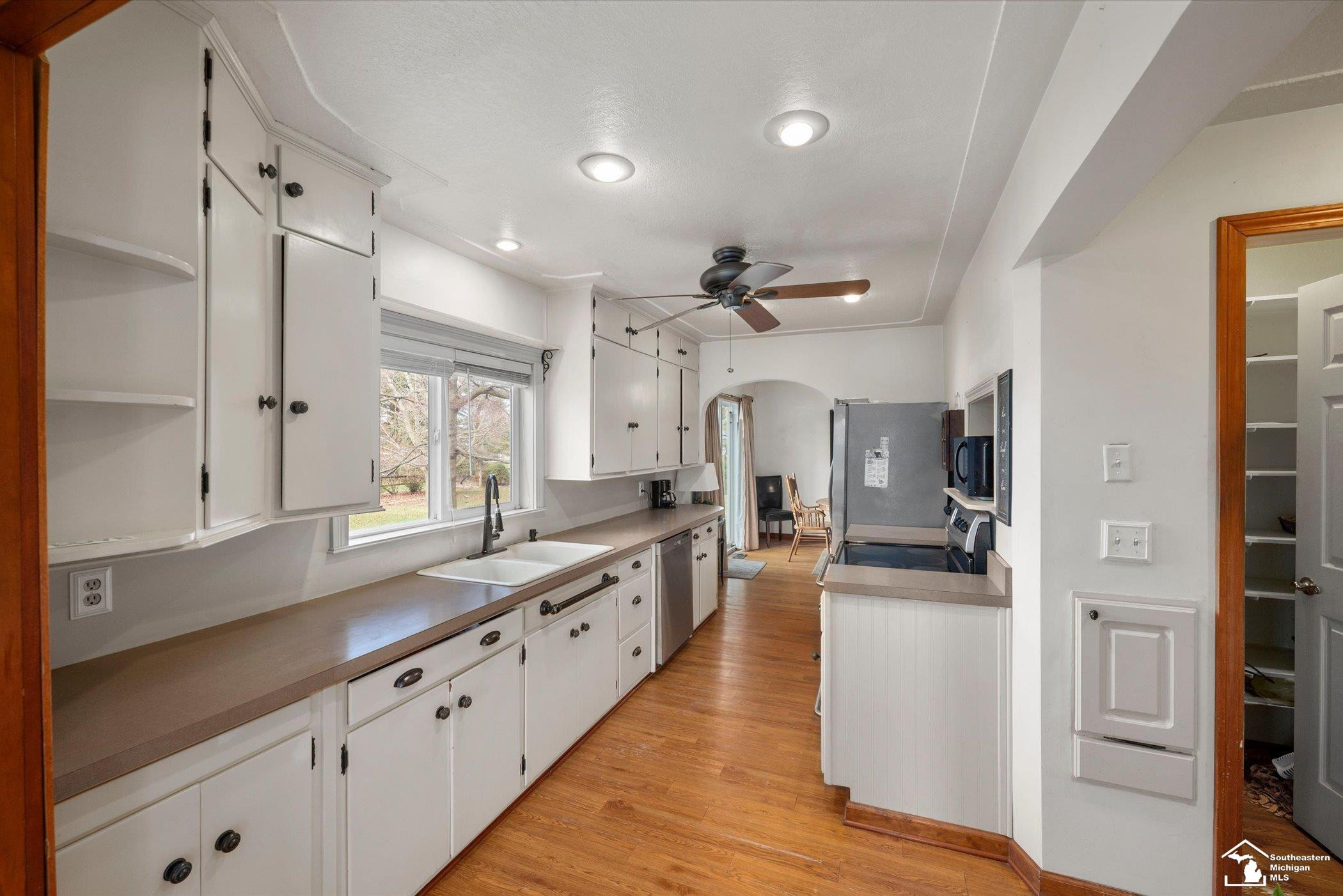 6925 Kirtwood Drive, Temperance, MI 48182 — Photo 13