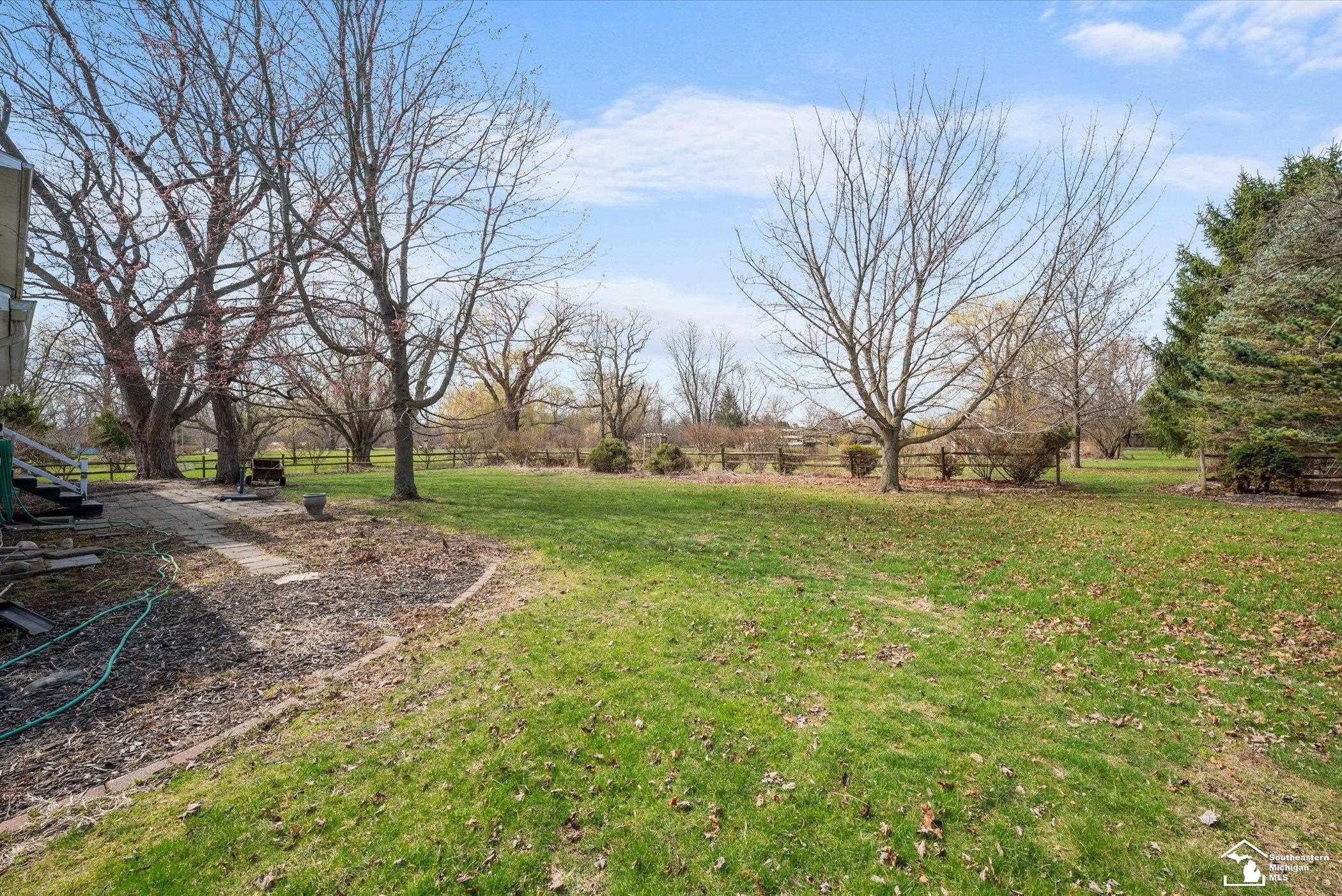 6925 Kirtwood Drive, Temperance, MI 48182 — Photo 33
