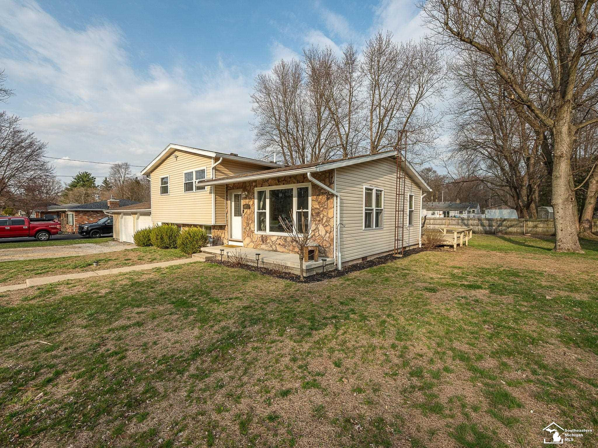 8872 Woodside Drive, Temperance, MI 48182 — Photo 22