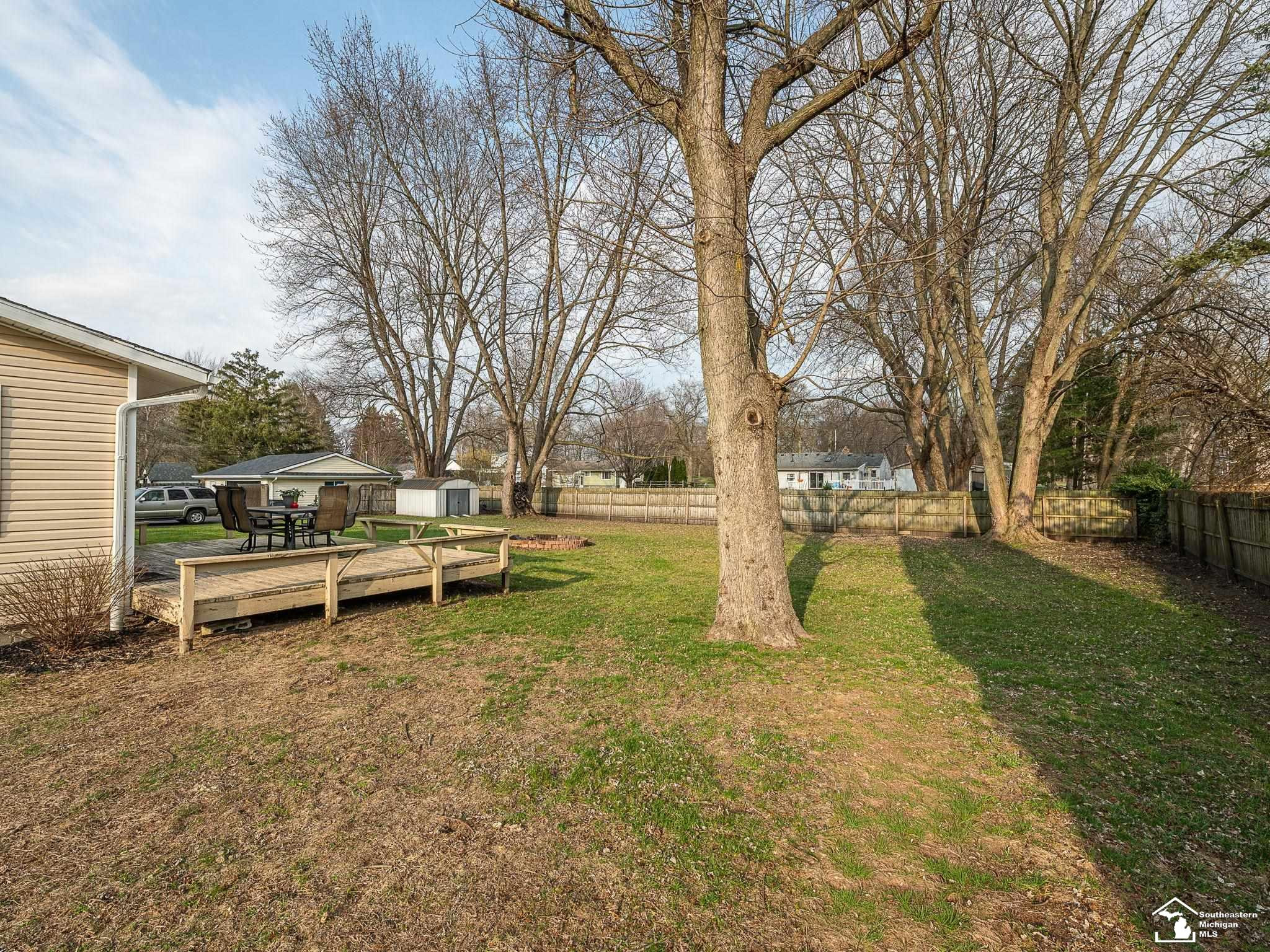 8872 Woodside Drive, Temperance, MI 48182 — Photo 23