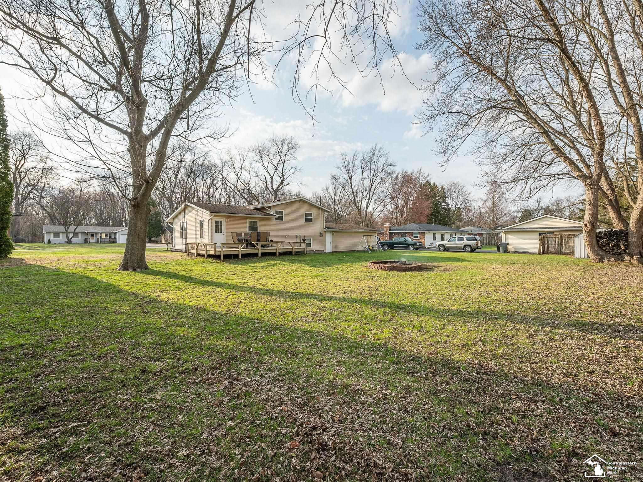 8872 Woodside Drive, Temperance, MI 48182 — Photo 25