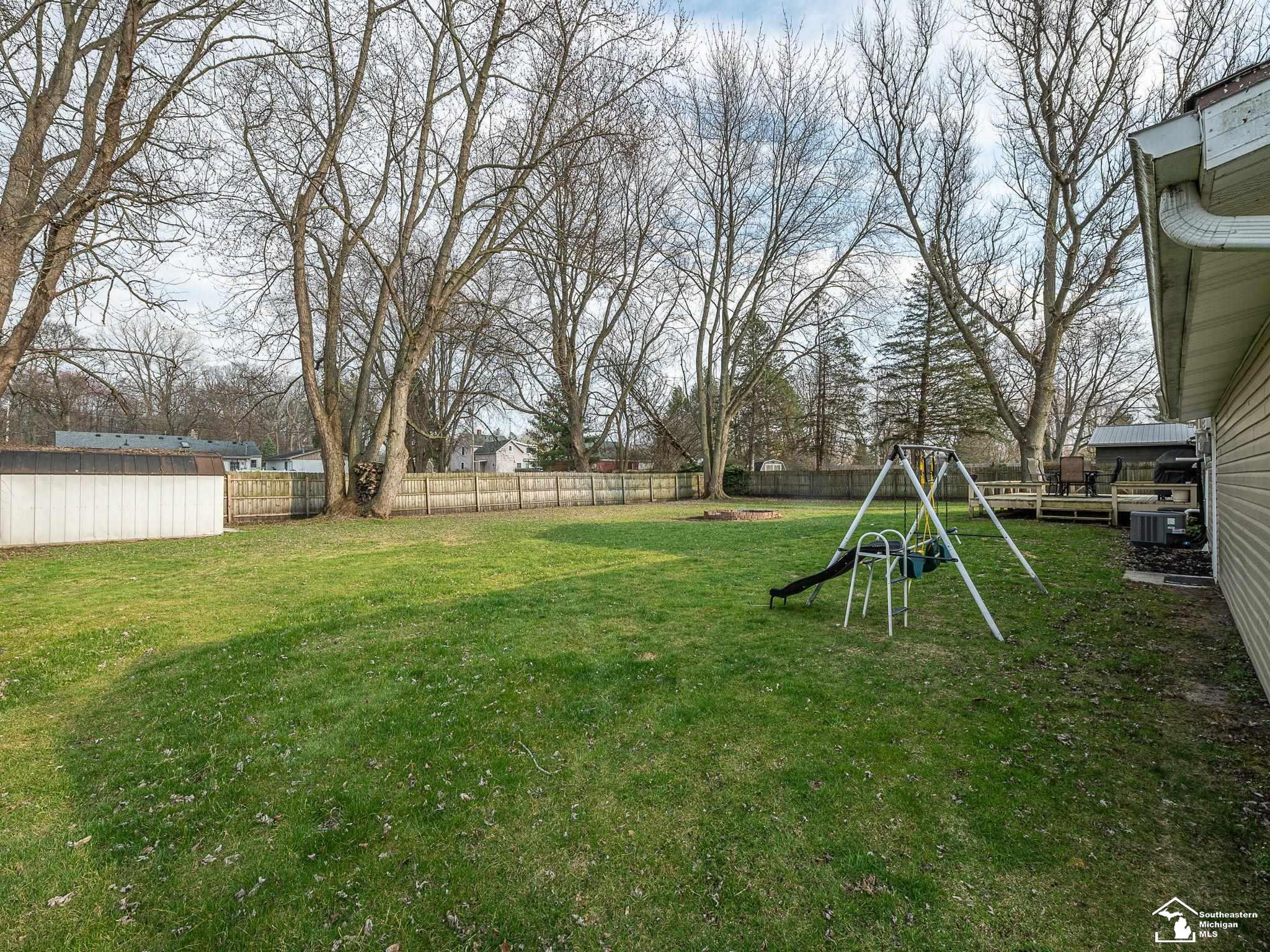 8872 Woodside Drive, Temperance, MI 48182 — Photo 27