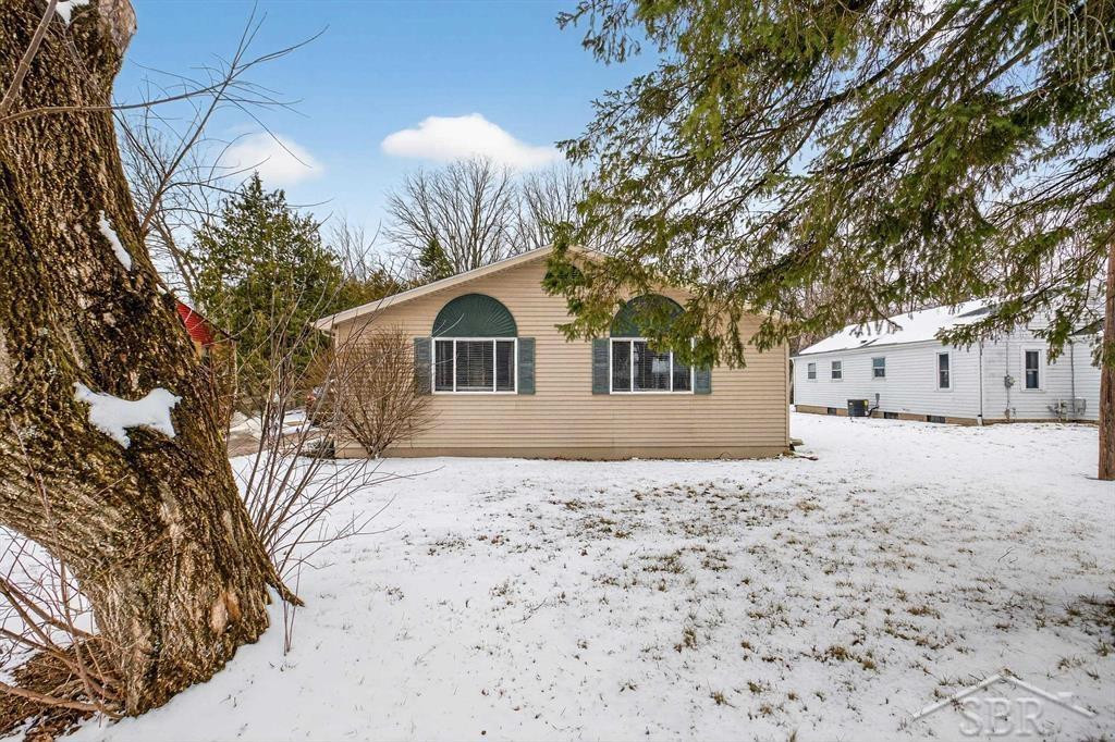 5801 Sturgeon Avenue, Midland, MI 48640 — Photo 2
