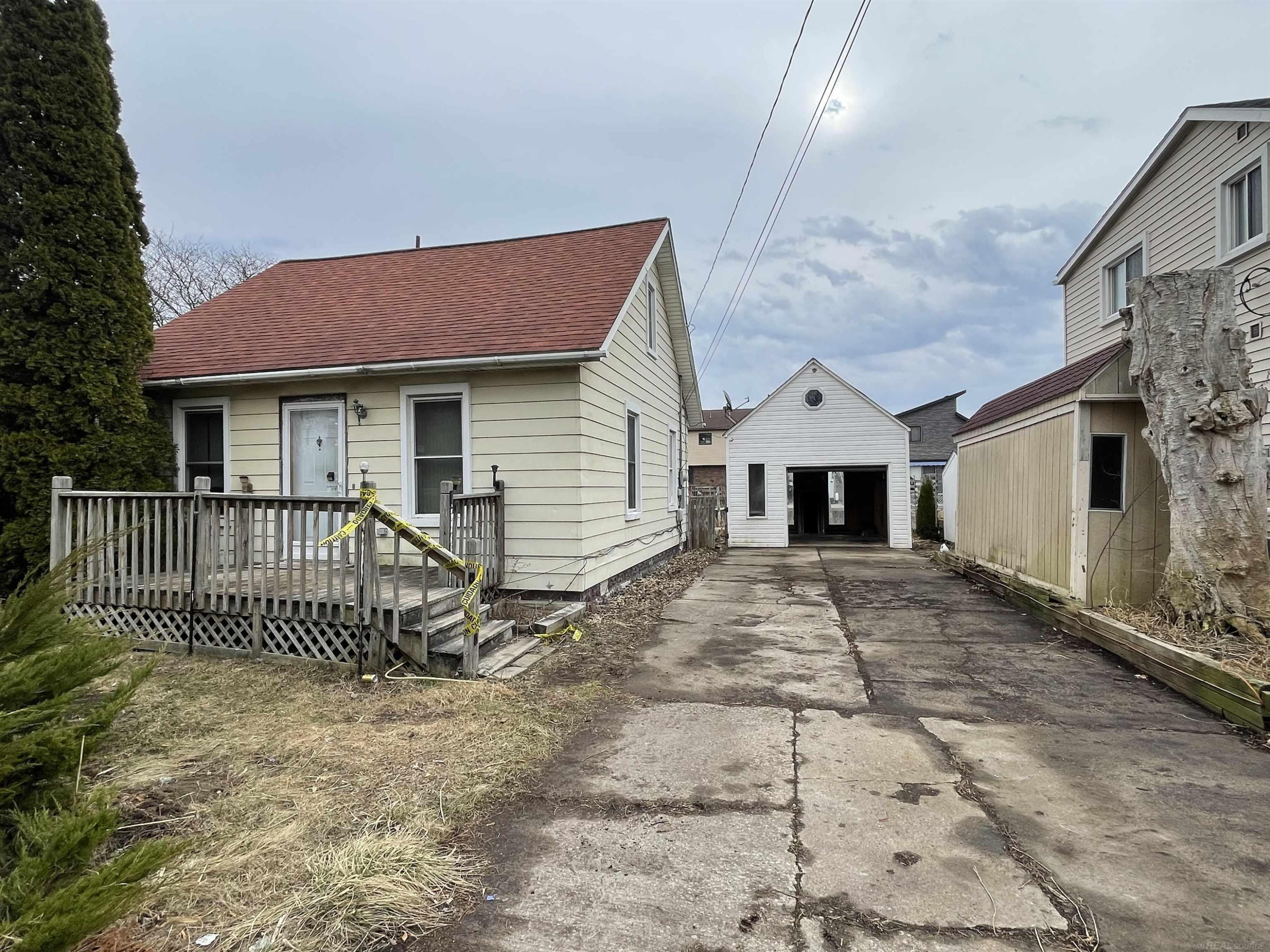 46440 Jefferson Avenue, Chesterfield, MI 48047 — front exterior