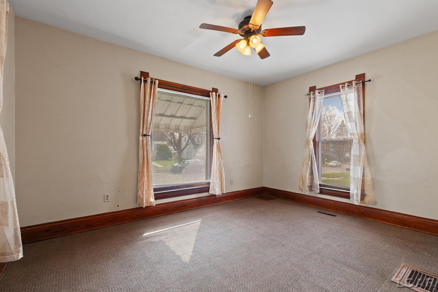 907 E Hunt Street, Adrian, MI 49221 — Photo 11
