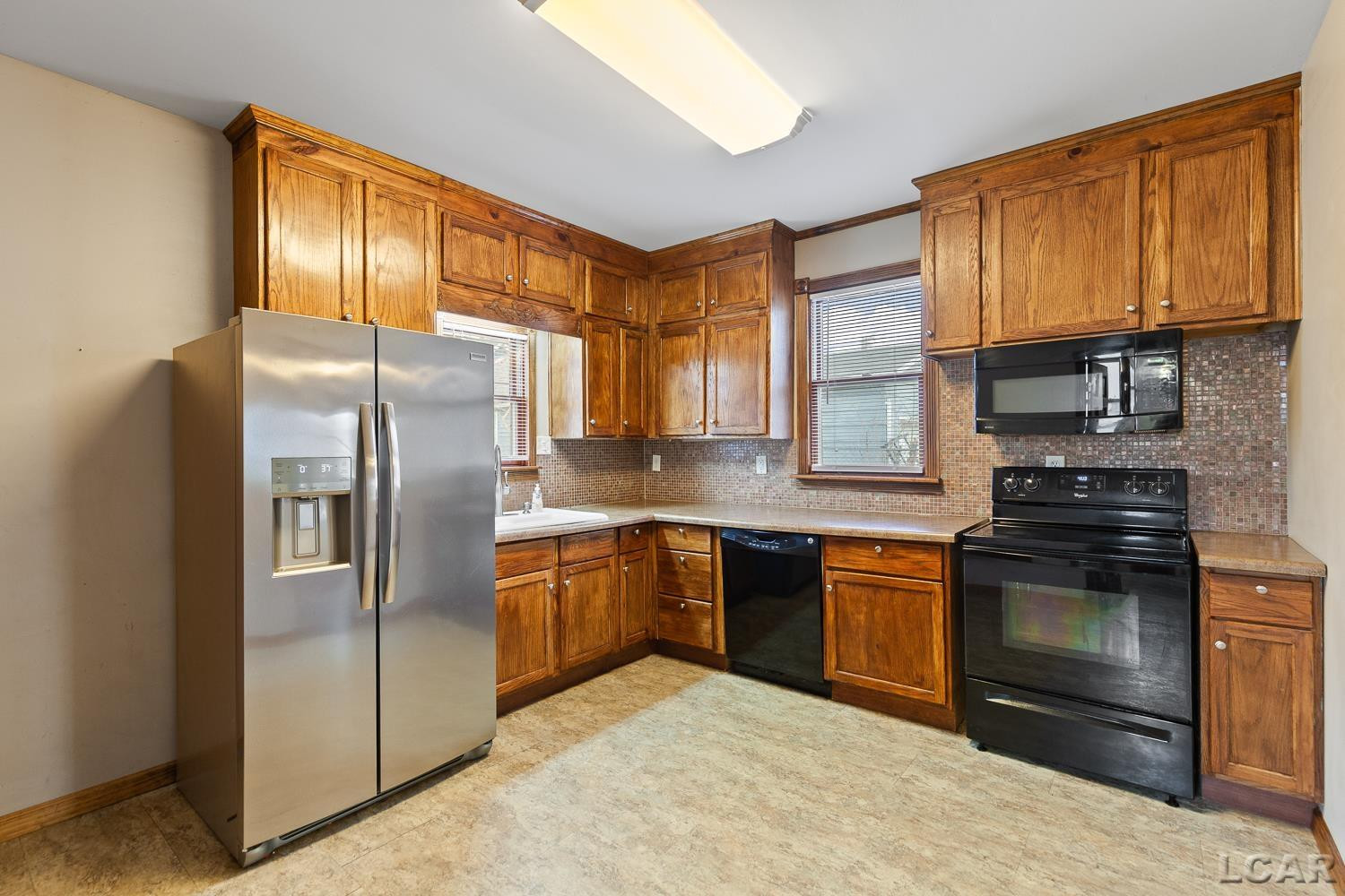907 E Hunt Street, Adrian, MI 49221 — Photo 16