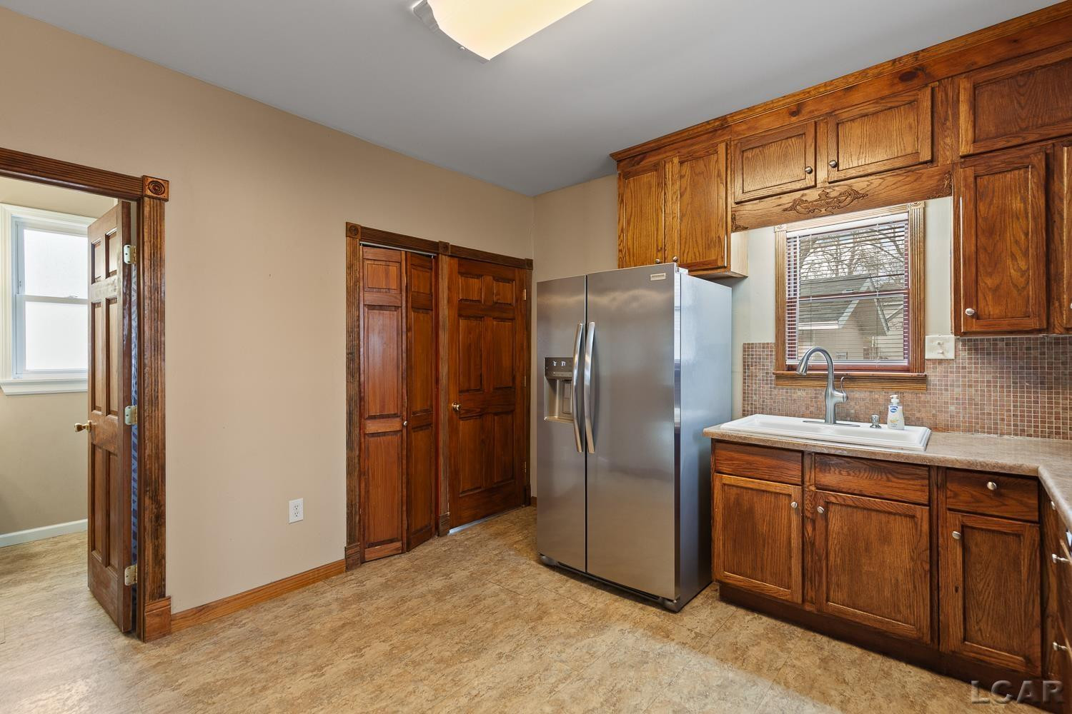 907 E Hunt Street, Adrian, MI 49221 — Photo 18