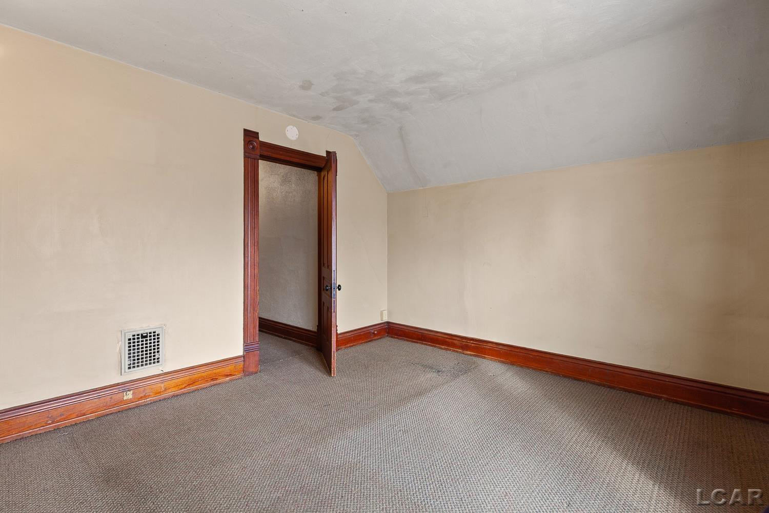 907 E Hunt Street, Adrian, MI 49221 — Photo 26
