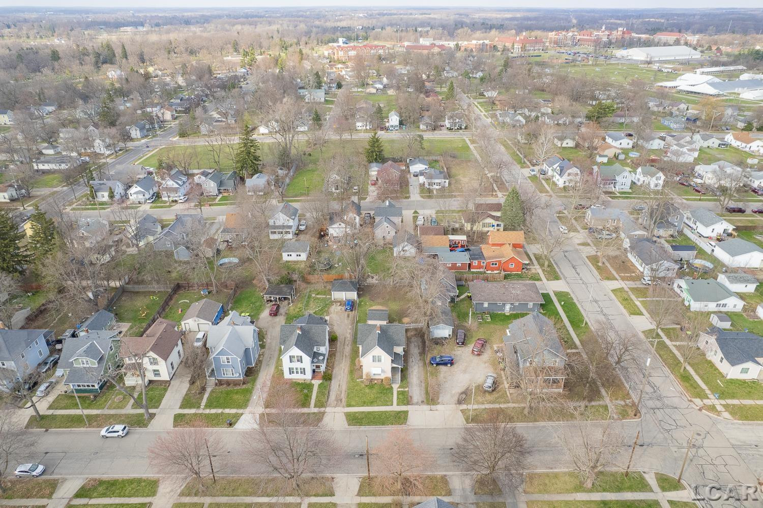 907 E Hunt Street, Adrian, MI 49221 — Photo 33