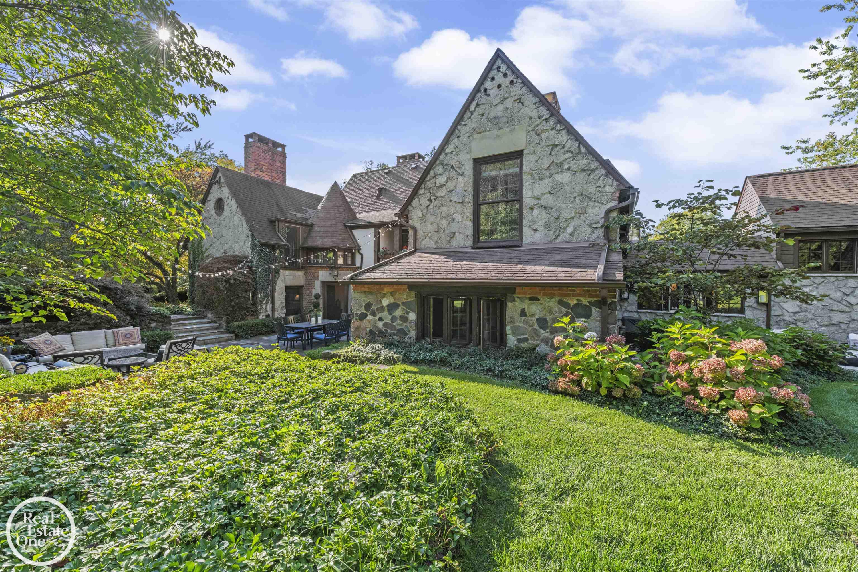 242 Lewiston Road, Grosse Pointe Farms, MI 48236 — Photo 3