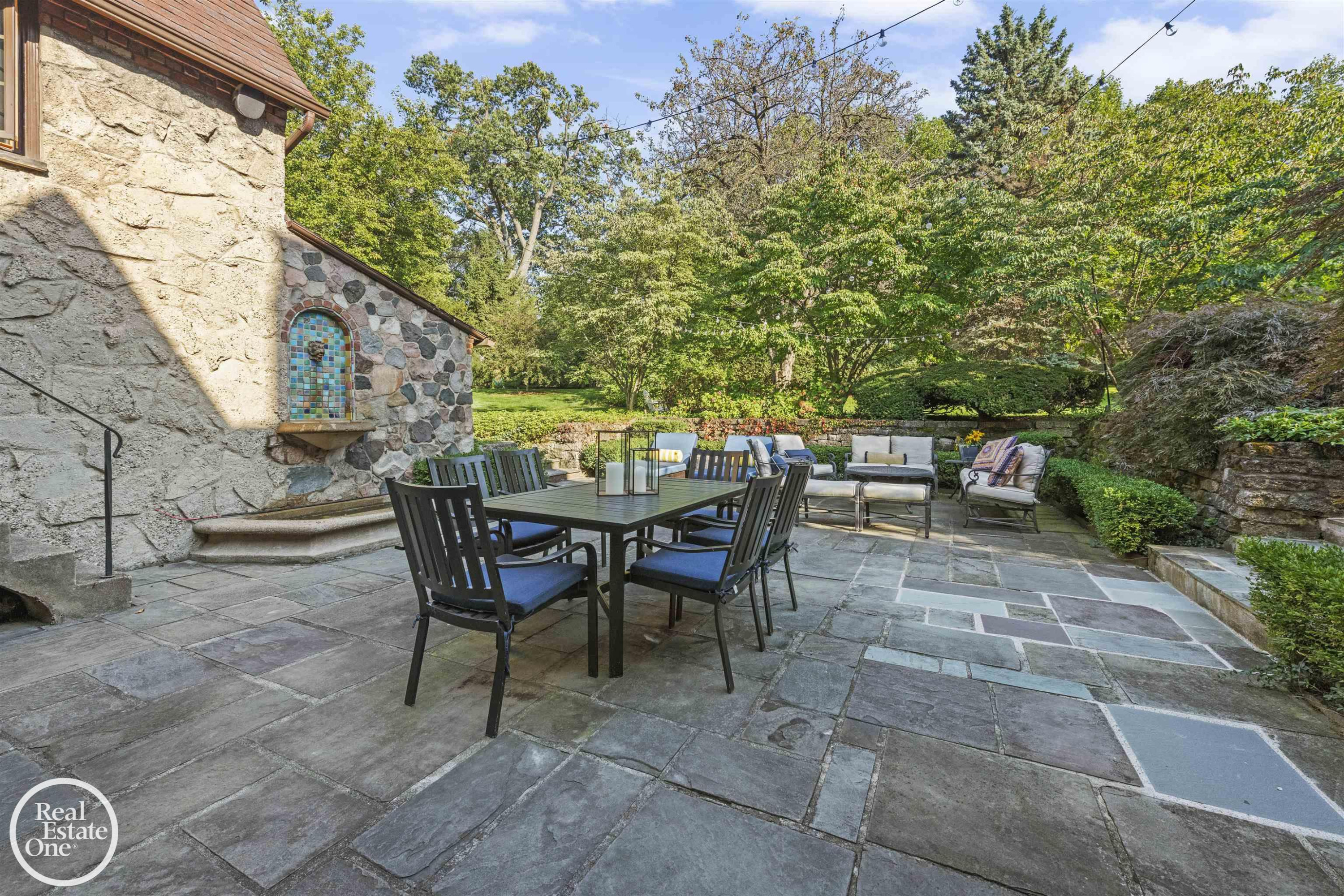 242 Lewiston Road, Grosse Pointe Farms, MI 48236 — Photo 7